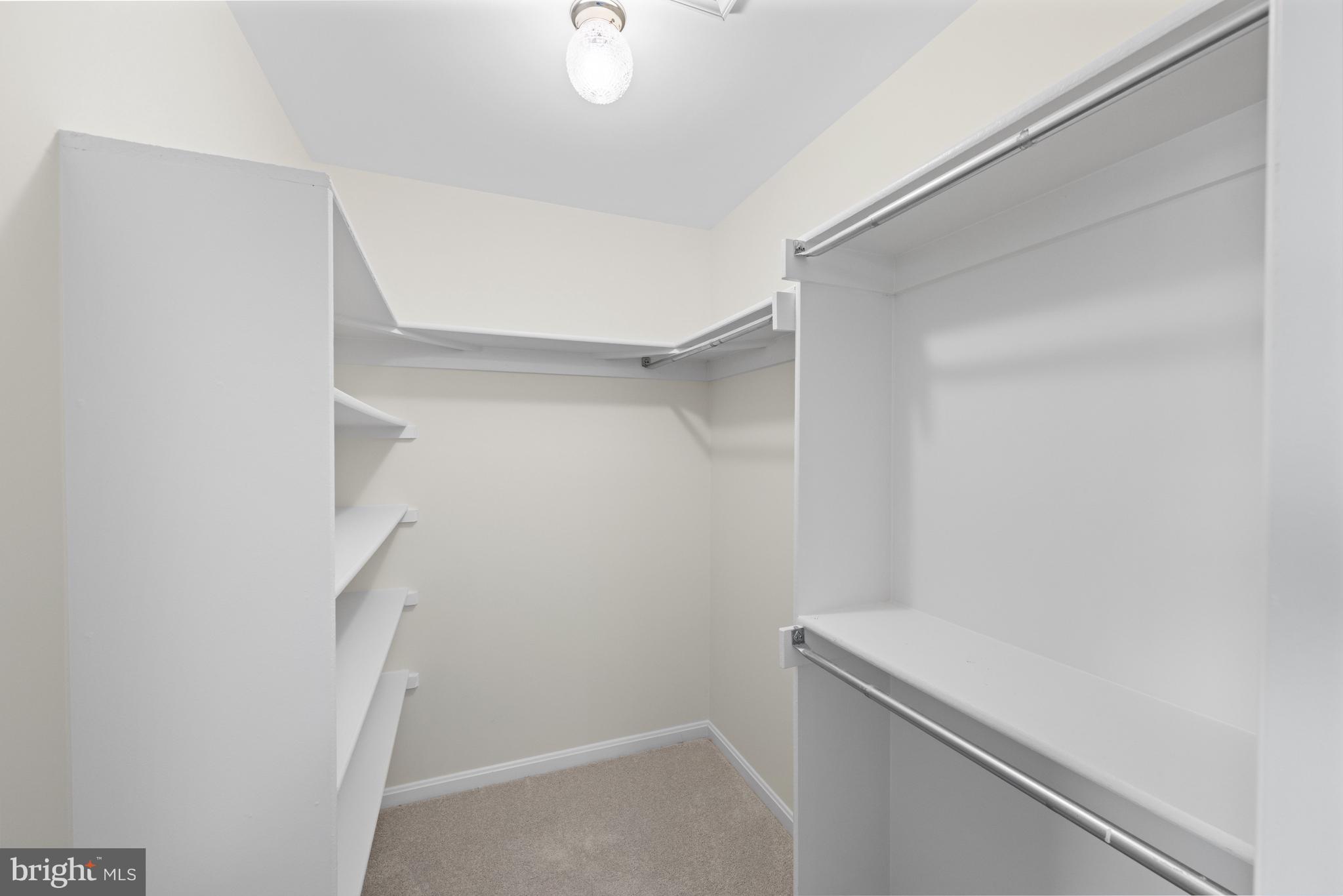 FOX HILLS - Residential