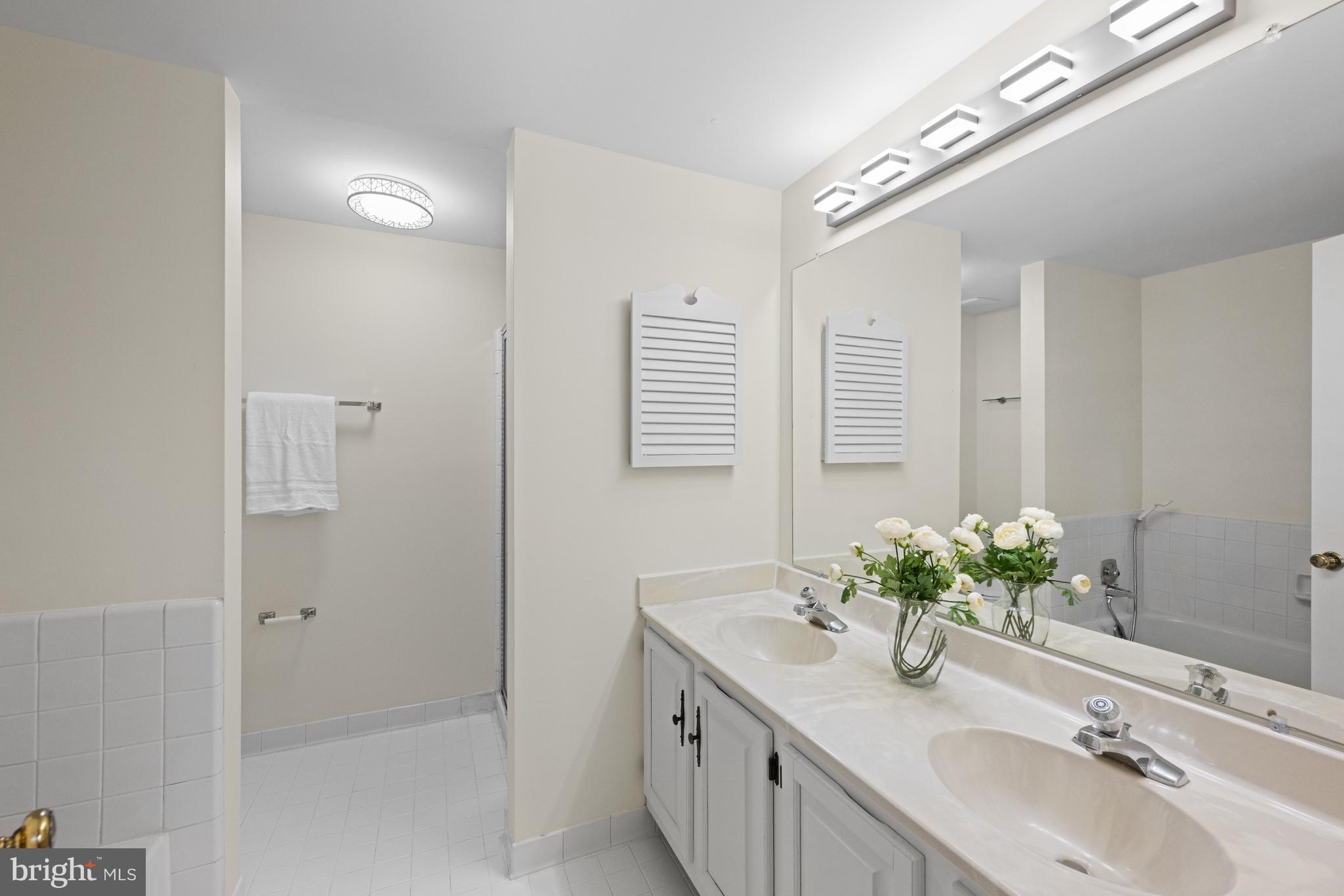 FOX HILLS - Residential