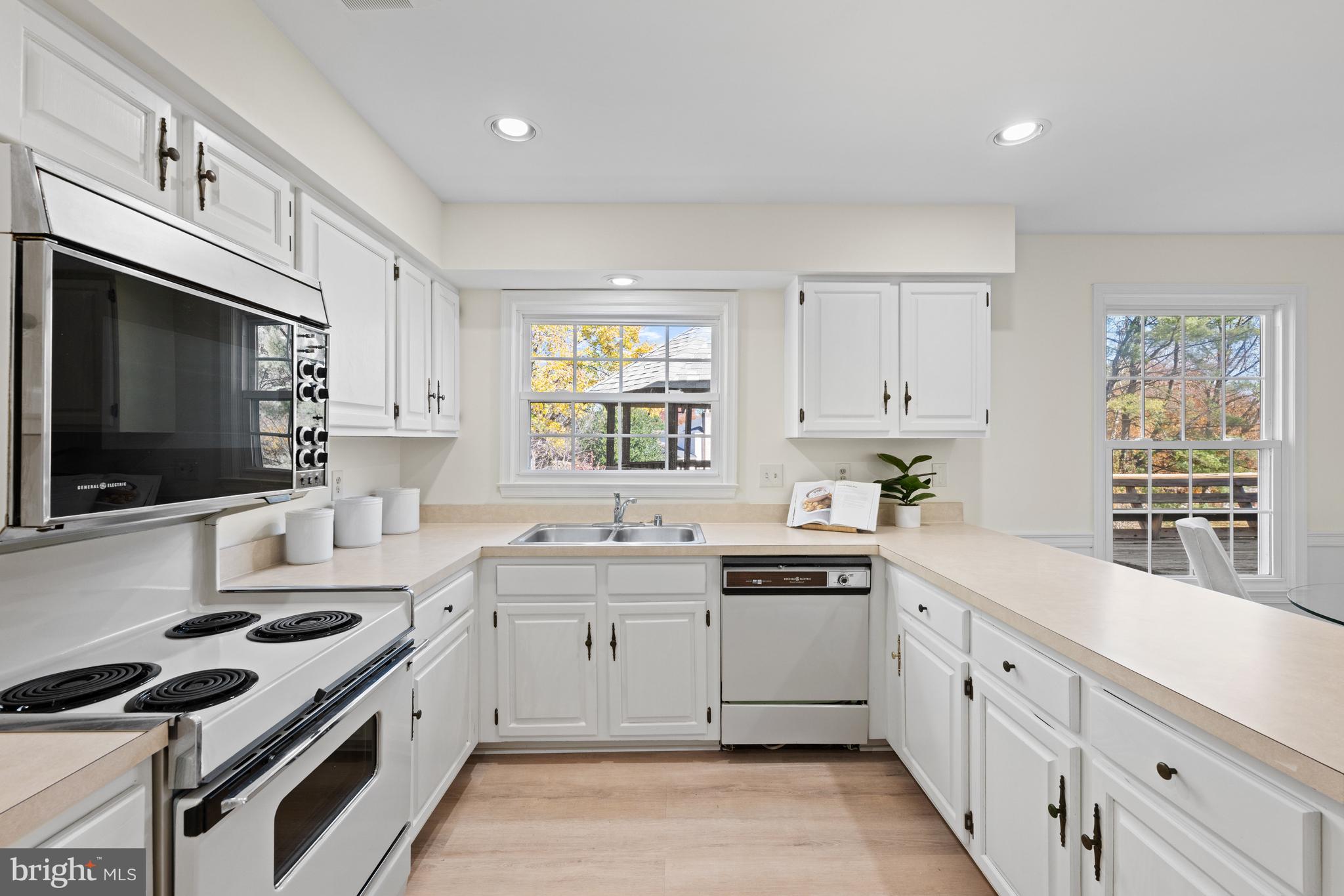 FOX HILLS - Residential