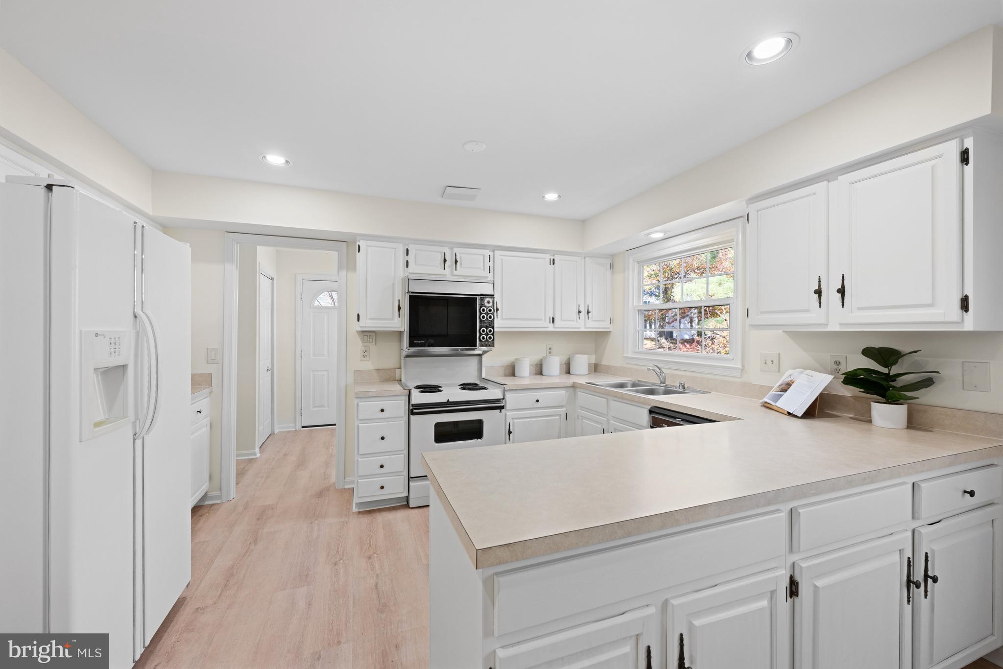 FOX HILLS - Residential