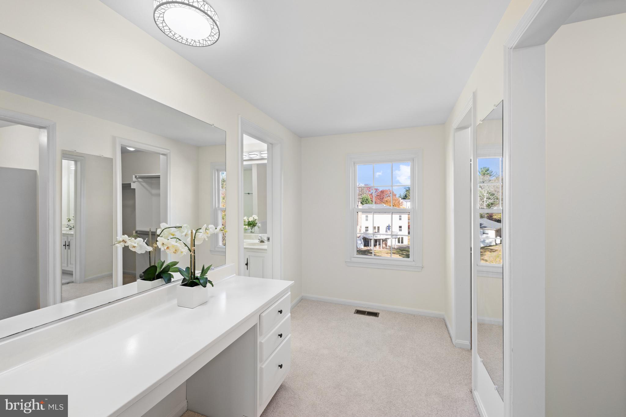 FOX HILLS - Residential