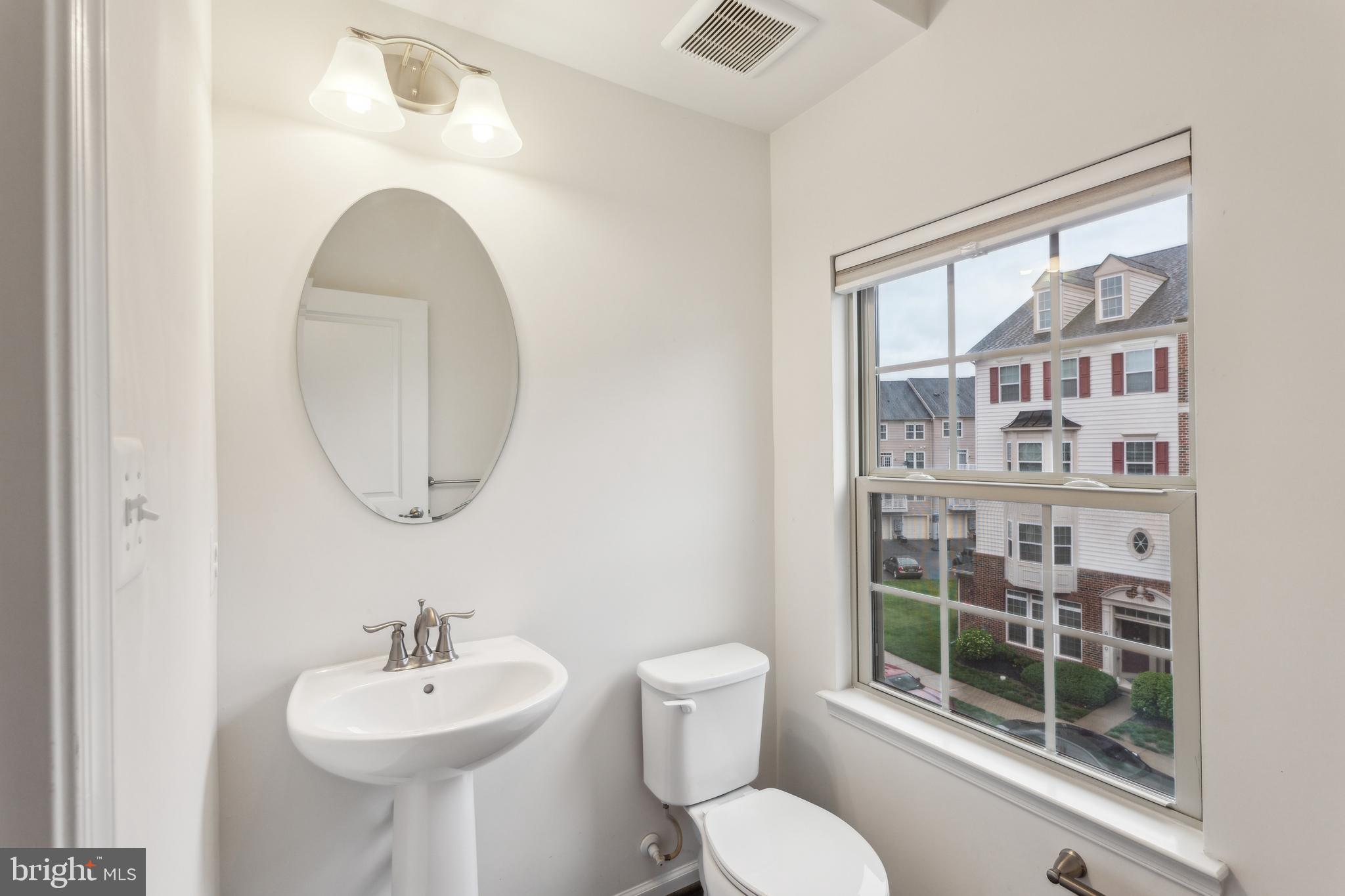 LINTON AT BALLENGER - Residential Lease