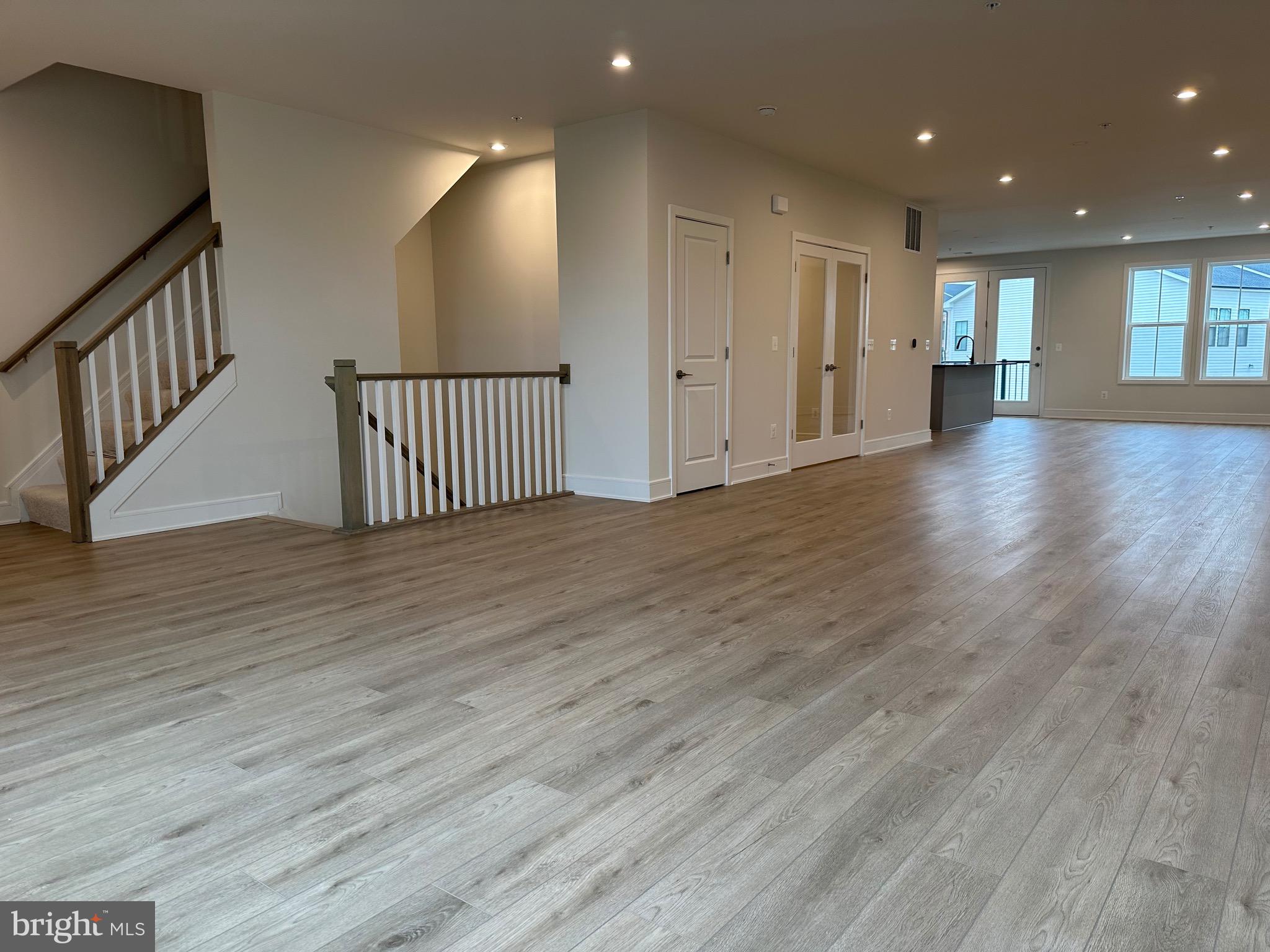 DEMOTT & SILVER - Residential Lease