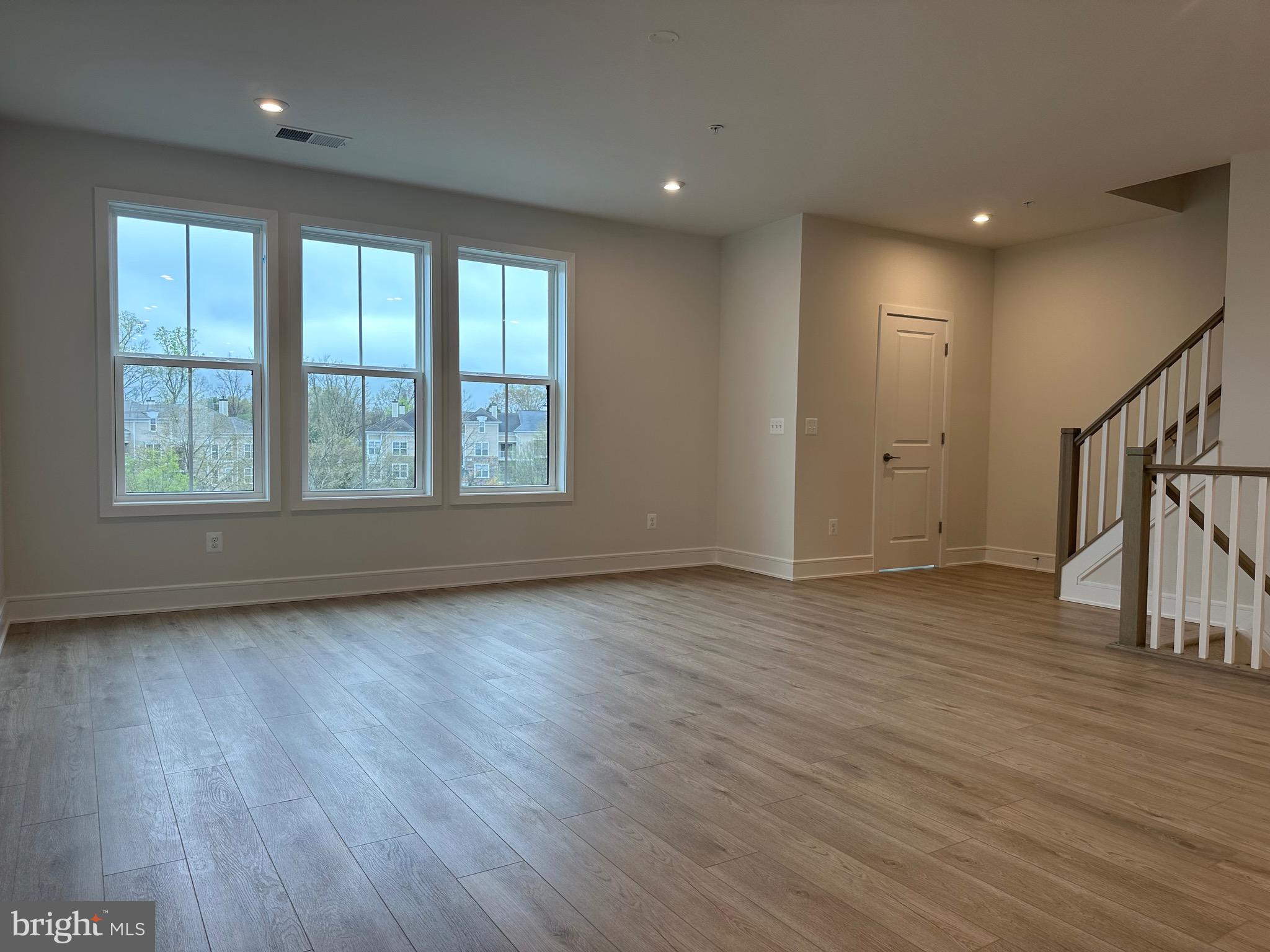 DEMOTT & SILVER - Residential Lease