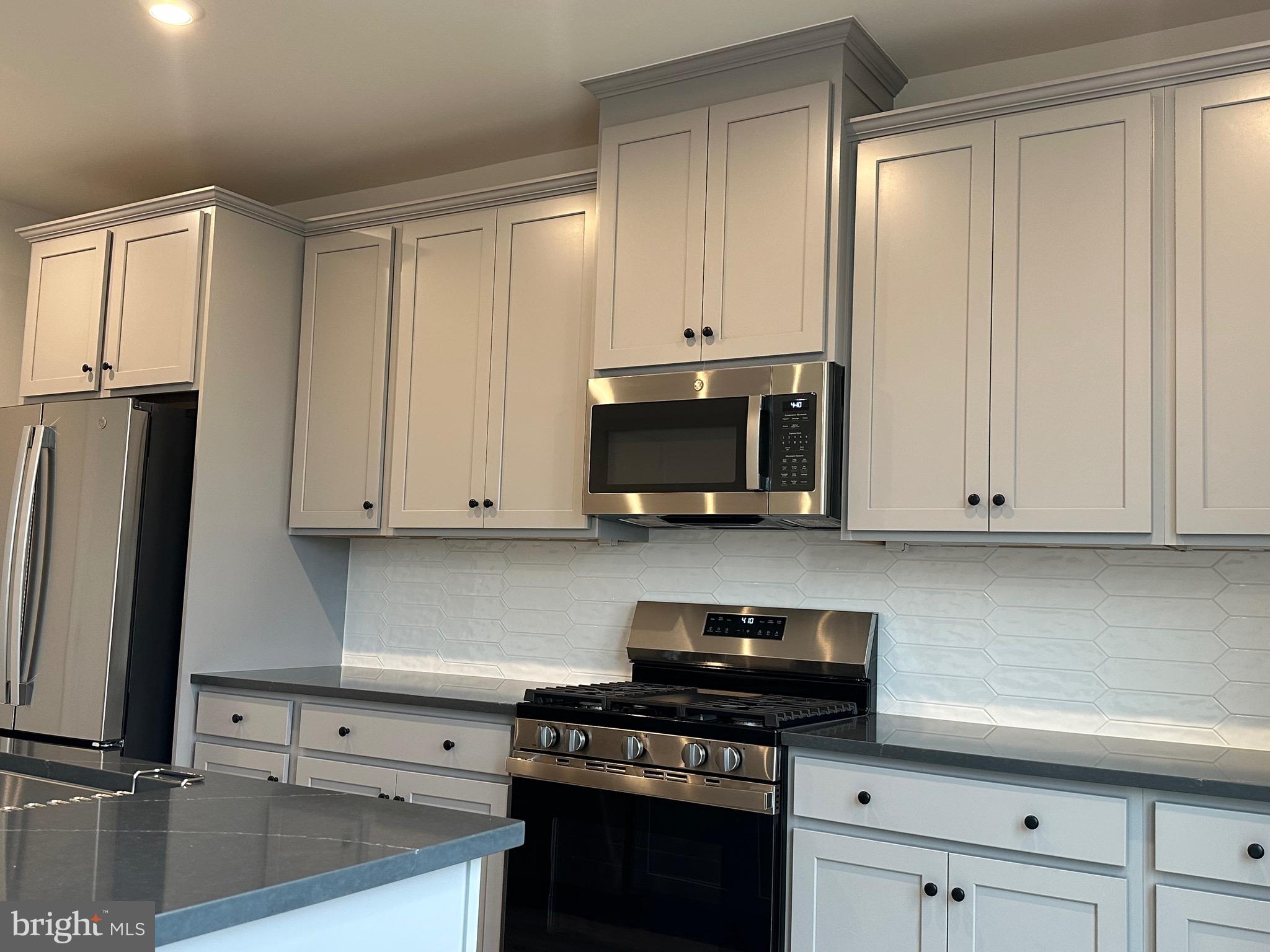 DEMOTT & SILVER - Residential Lease