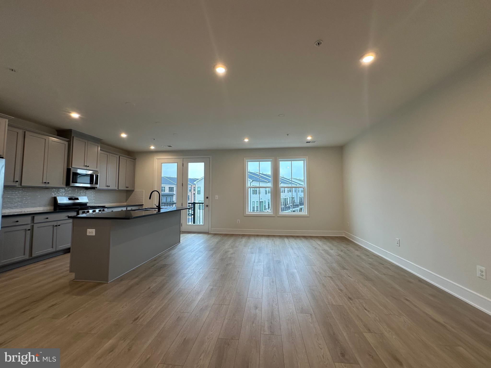 DEMOTT & SILVER - Residential Lease