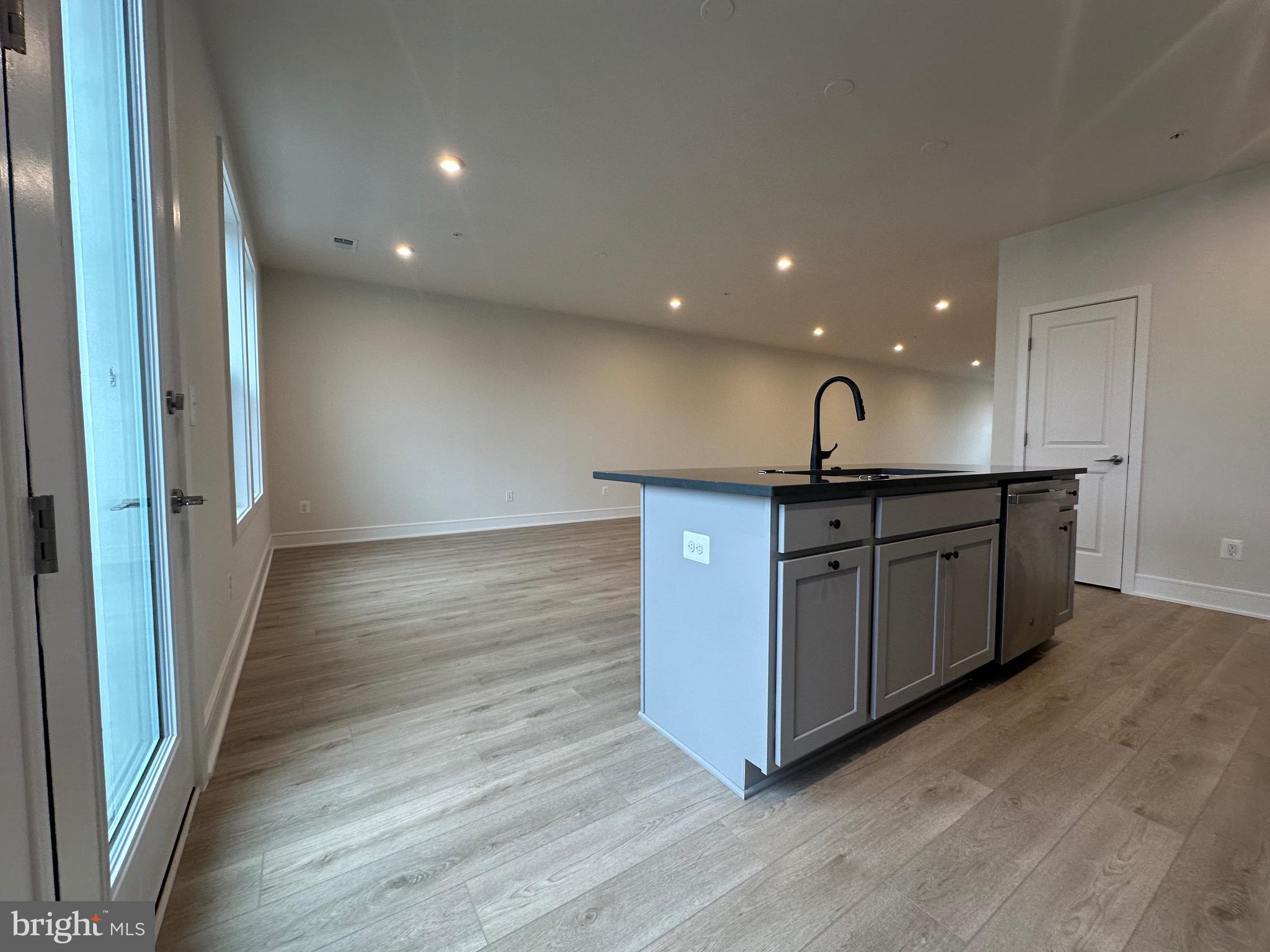 DEMOTT & SILVER - Residential Lease