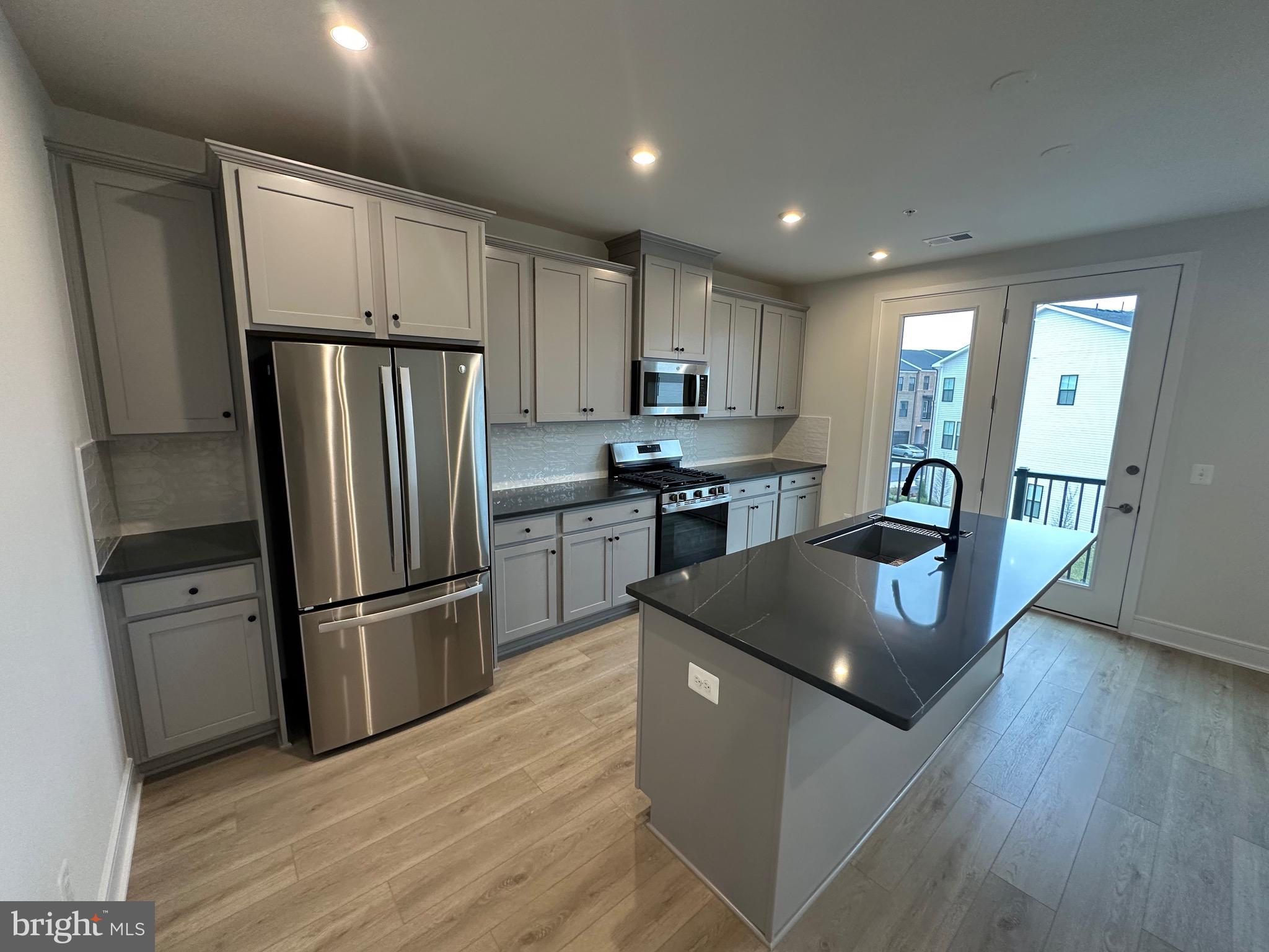 DEMOTT & SILVER - Residential Lease