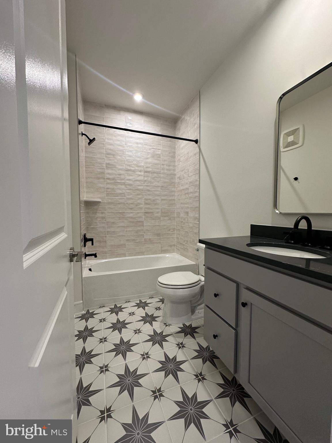 DEMOTT & SILVER - Residential Lease