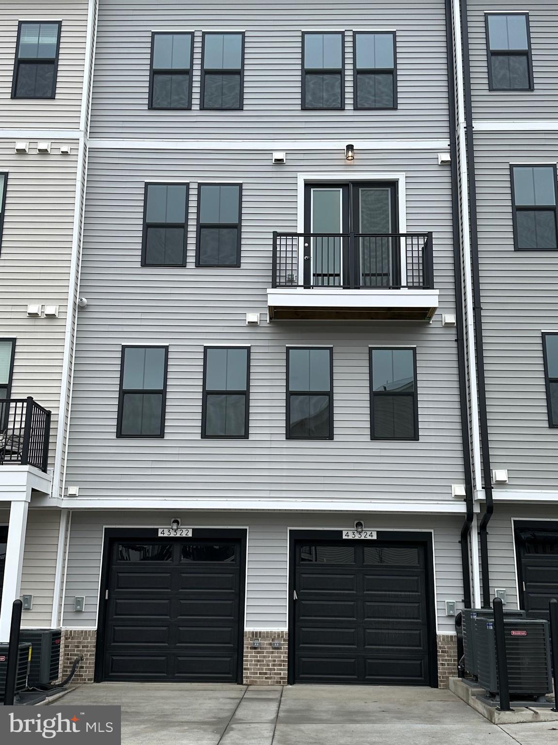 DEMOTT & SILVER - Residential Lease