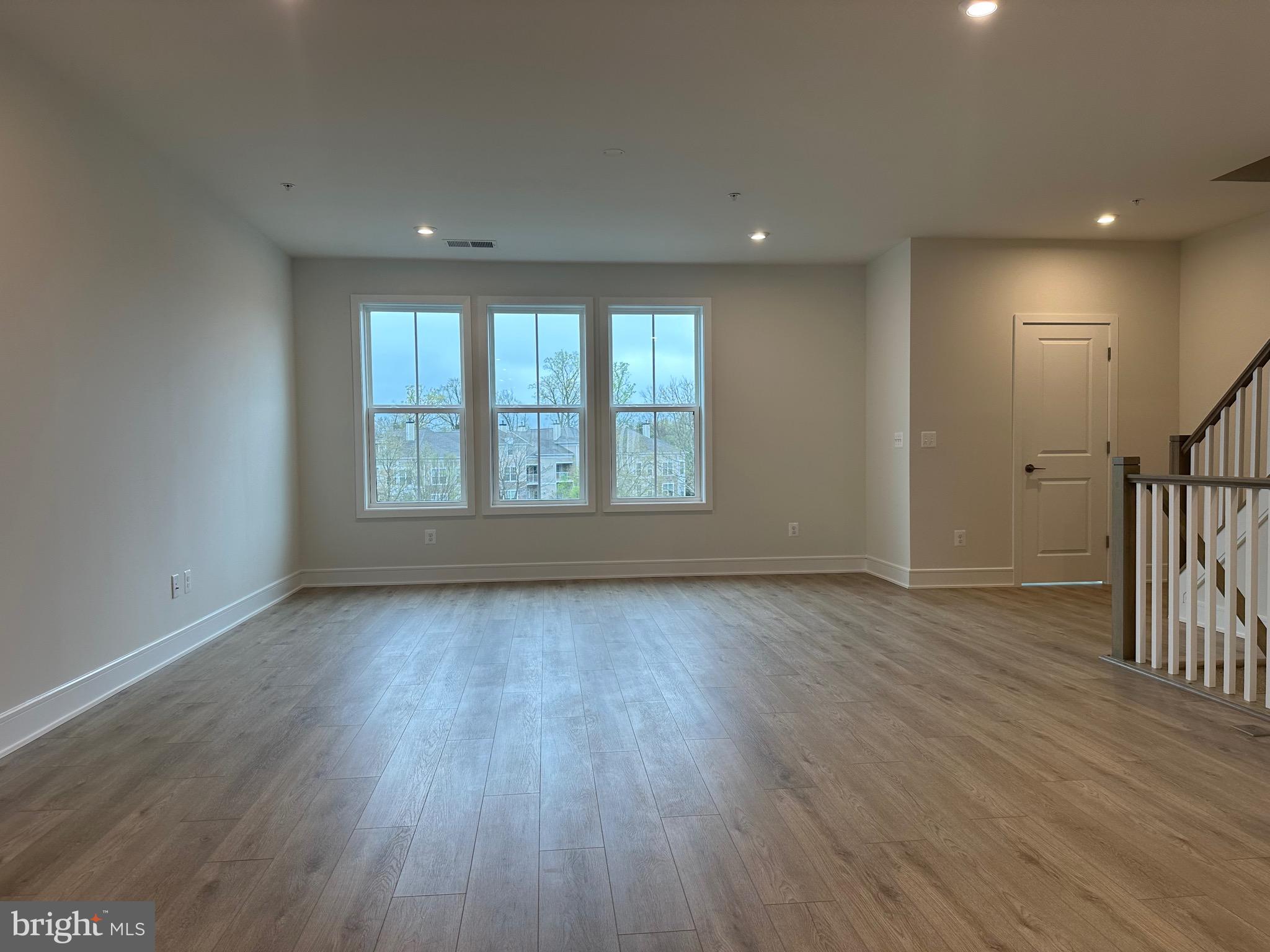 DEMOTT & SILVER - Residential Lease