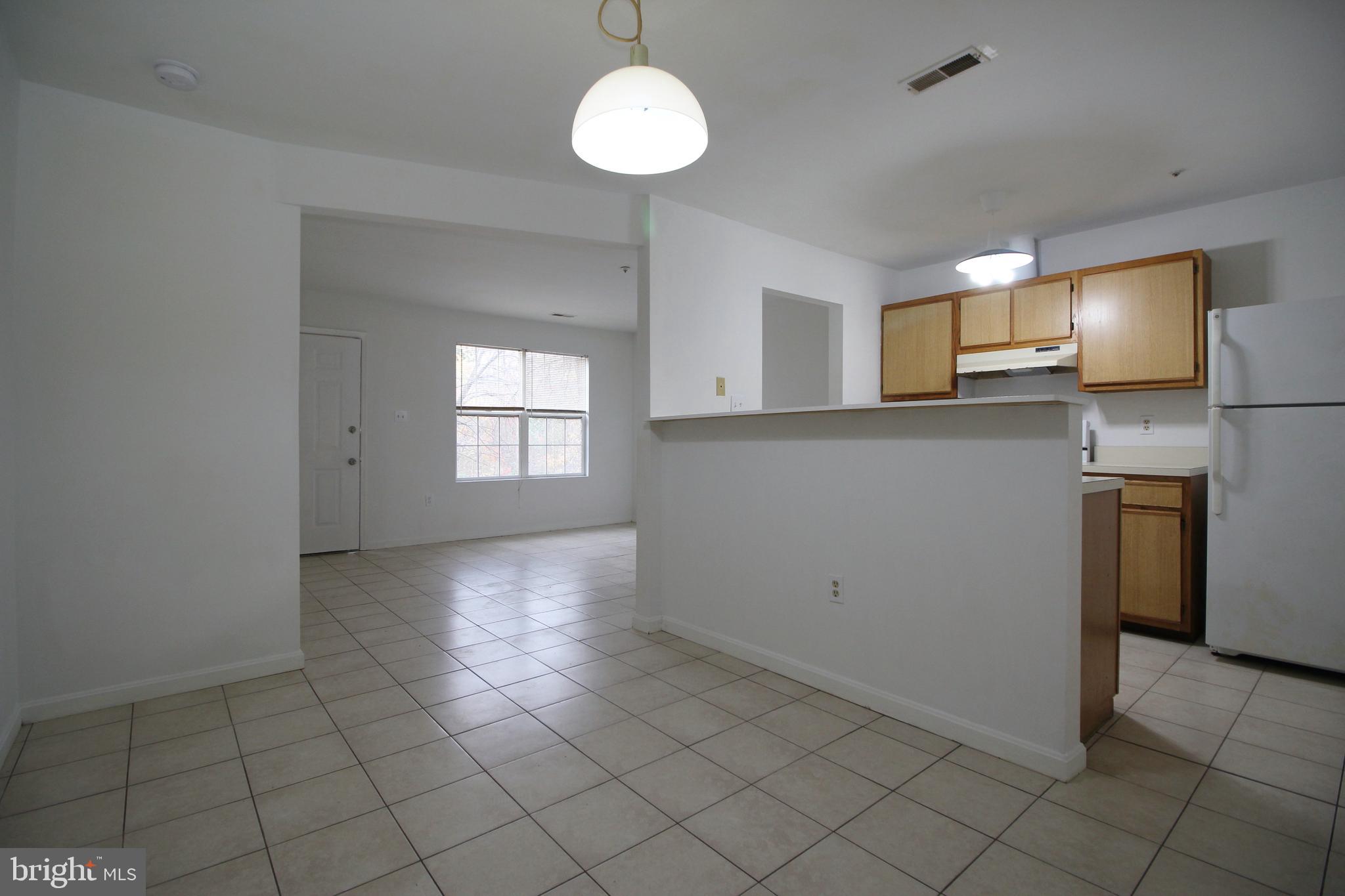 DECOVERLY ADVENTURE - Residential Lease