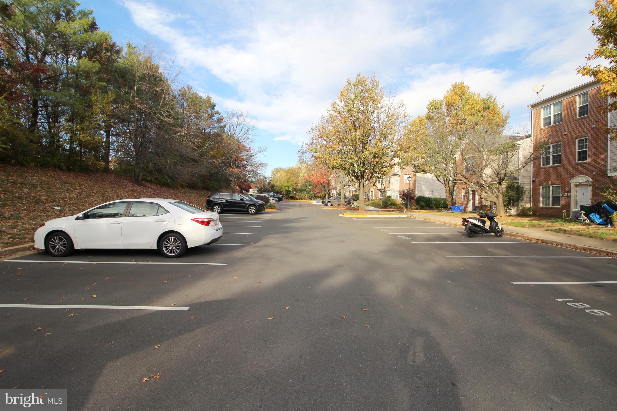 DECOVERLY ADVENTURE - Residential Lease