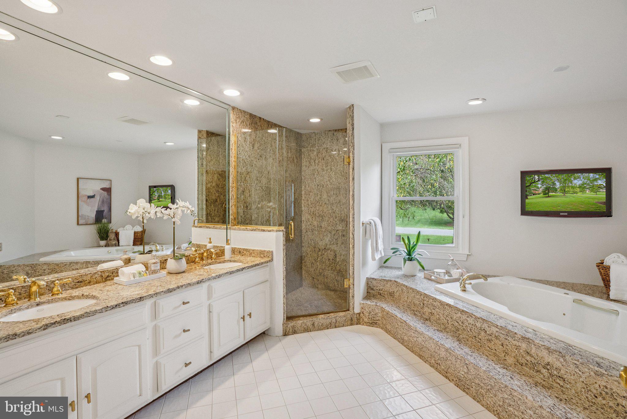 NORMANDIE FARM - Residential