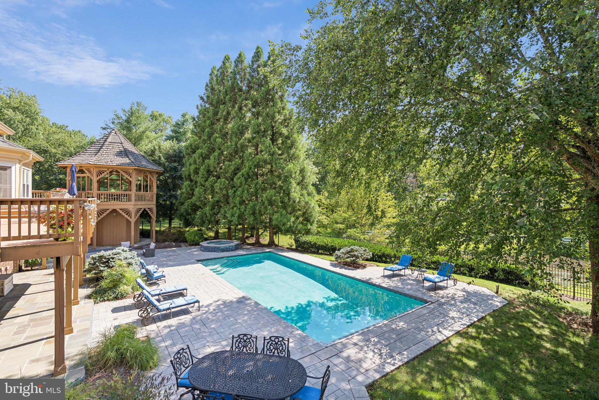 NORMANDIE FARM - Residential