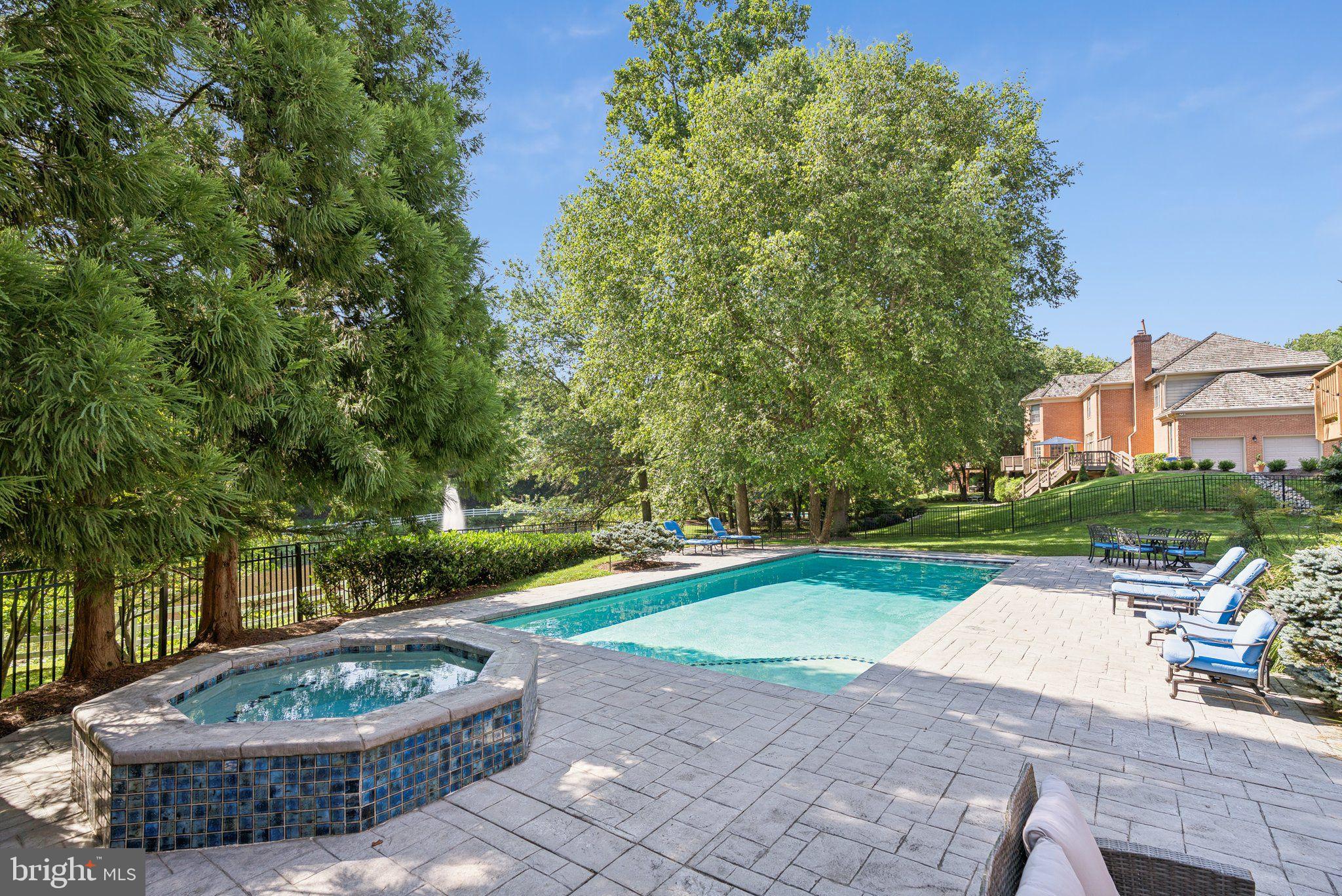 NORMANDIE FARM - Residential