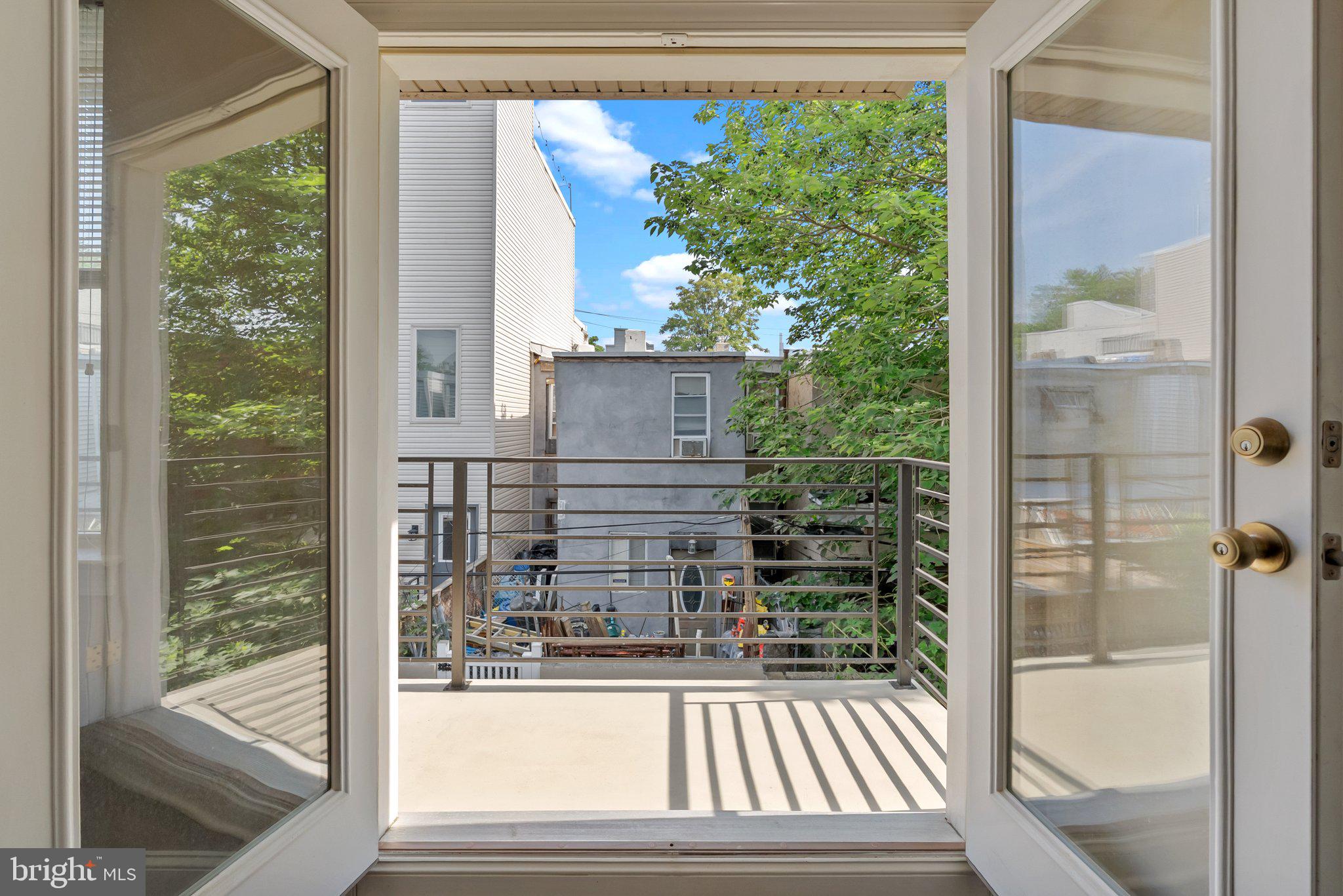 POINT BREEZE - Residential