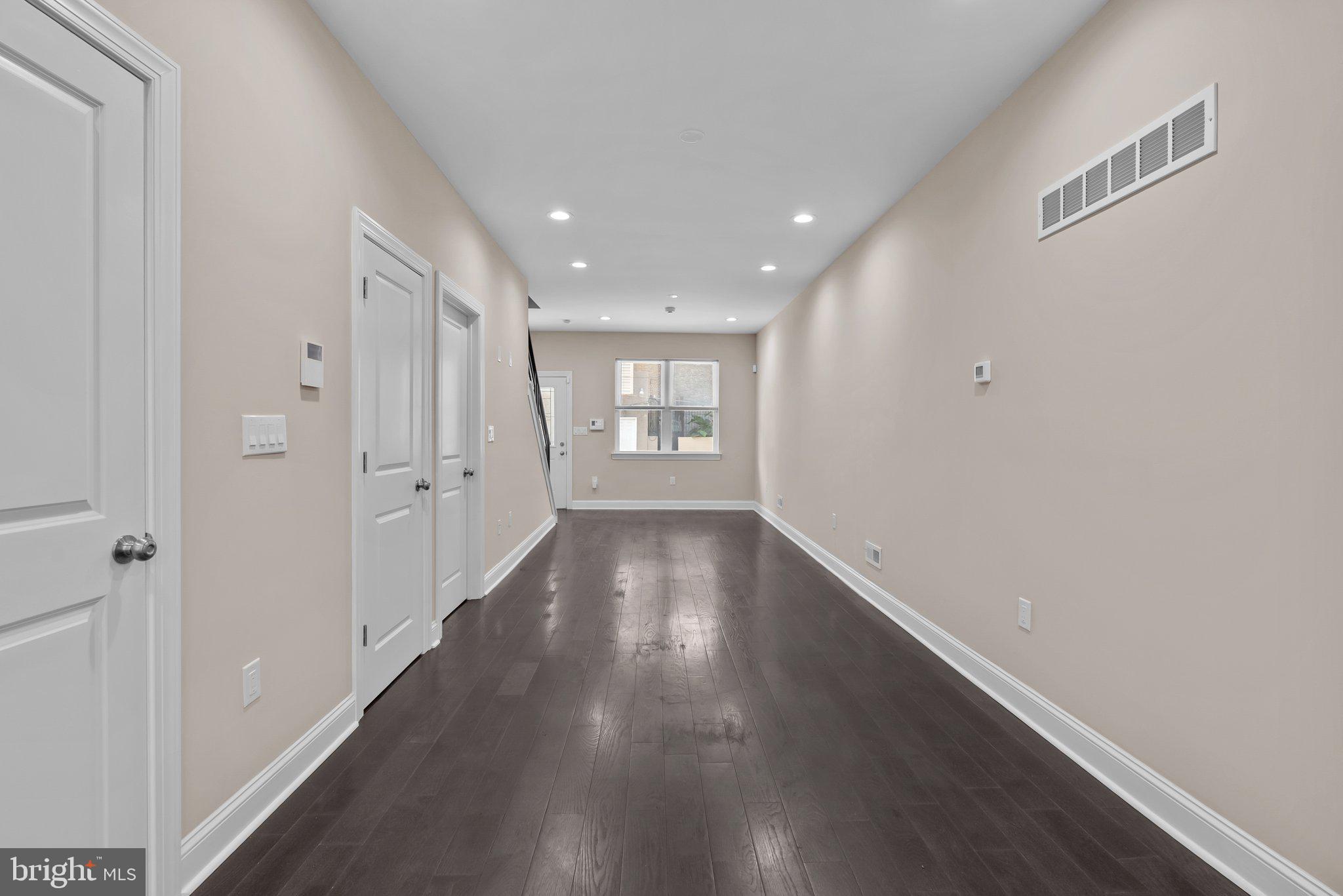 POINT BREEZE - Residential