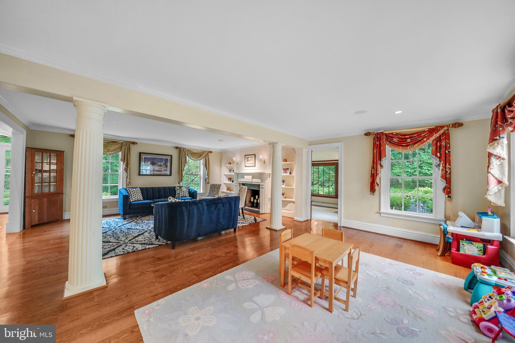 RADNOR HUNT - Residential