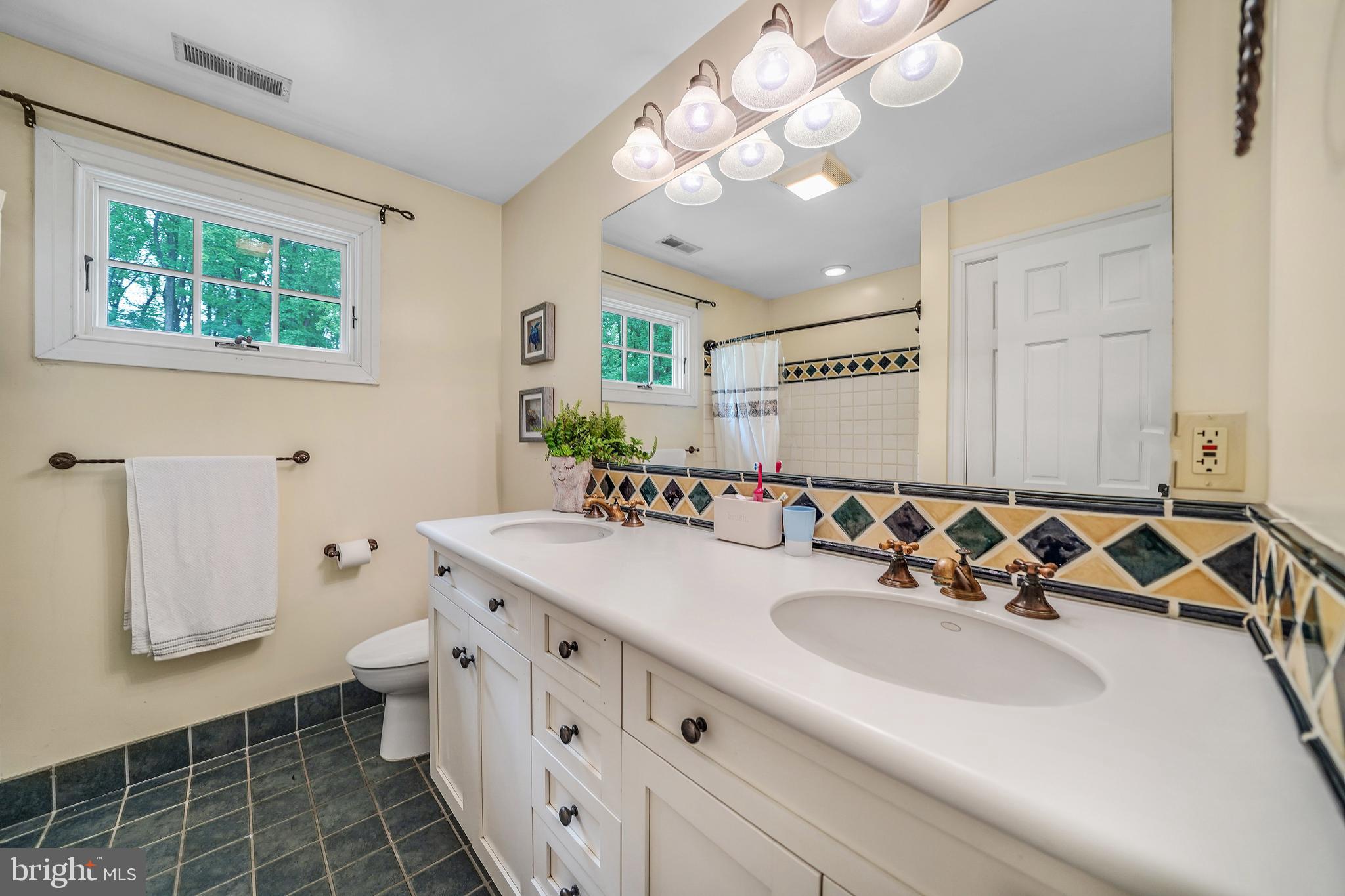 RADNOR HUNT - Residential