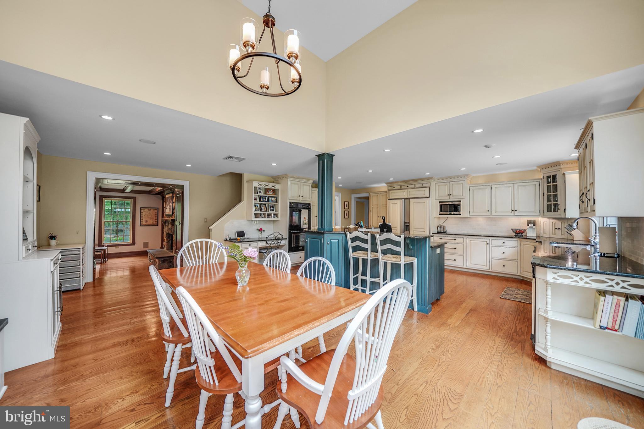 RADNOR HUNT - Residential