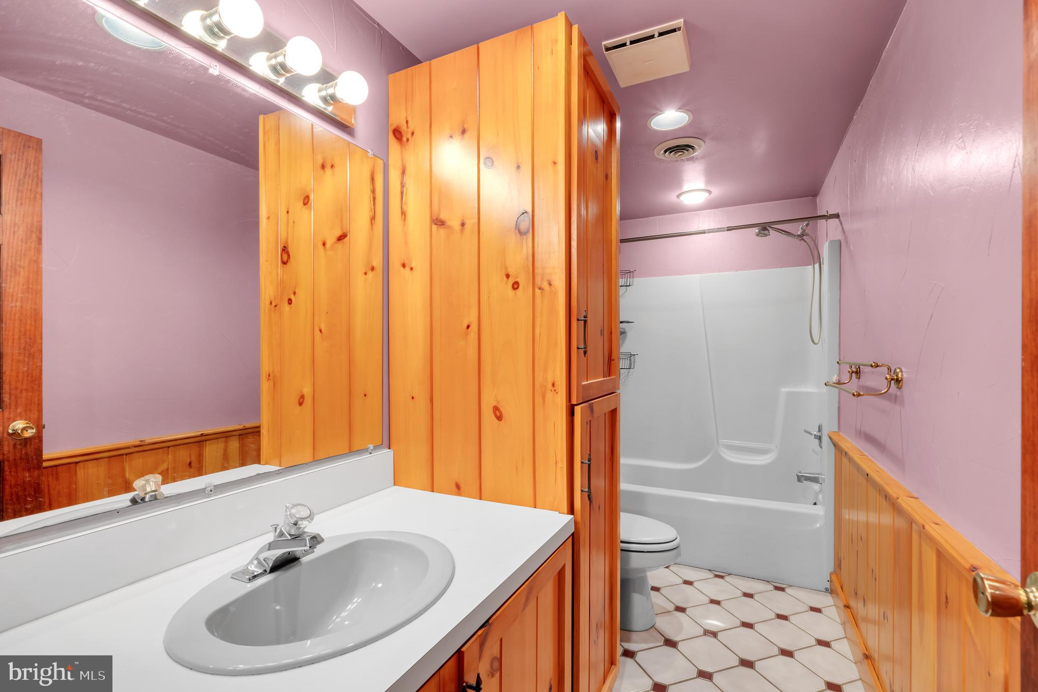 BREEZEWOOD-MORELOCK - Residential