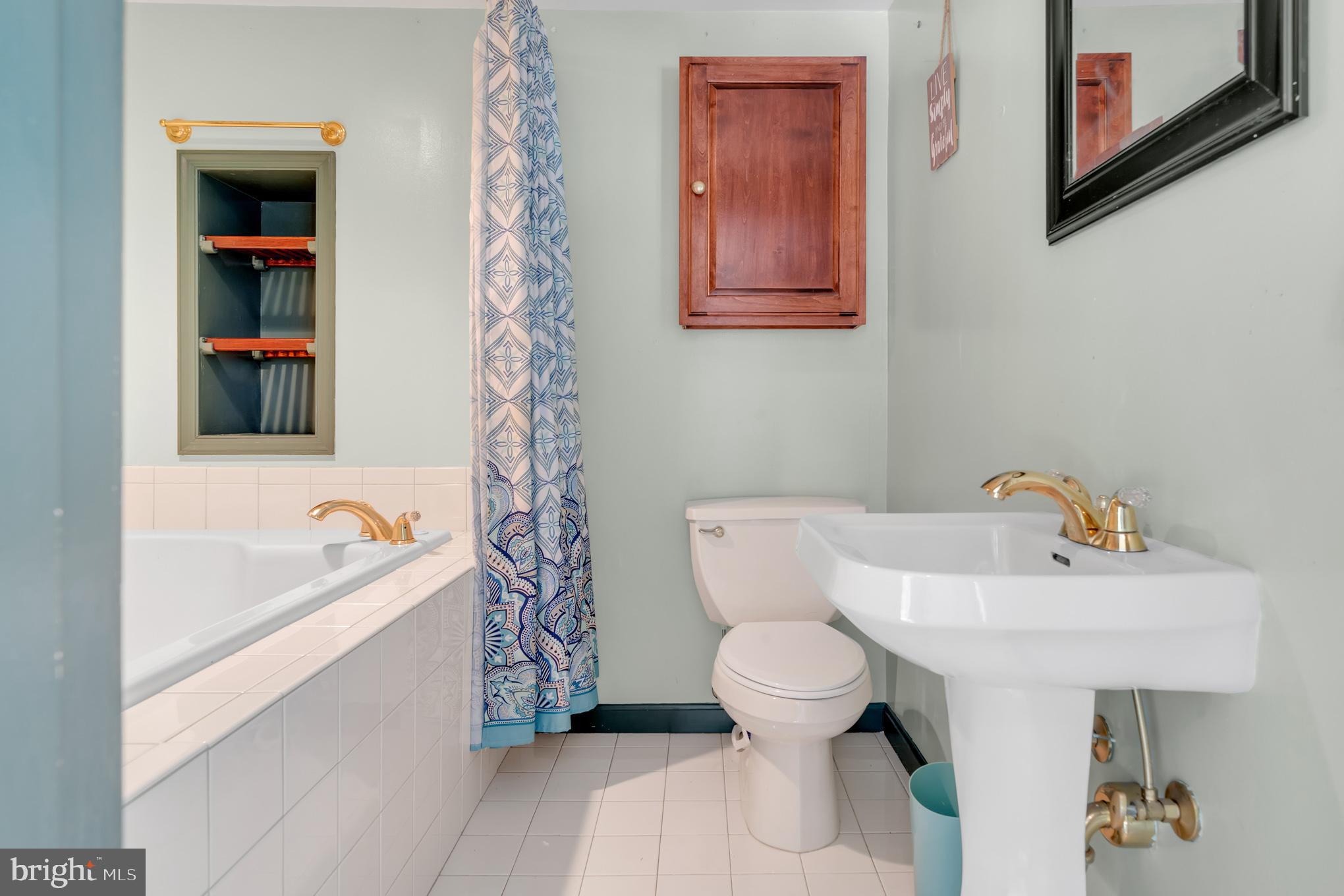 BREEZEWOOD-MORELOCK - Residential