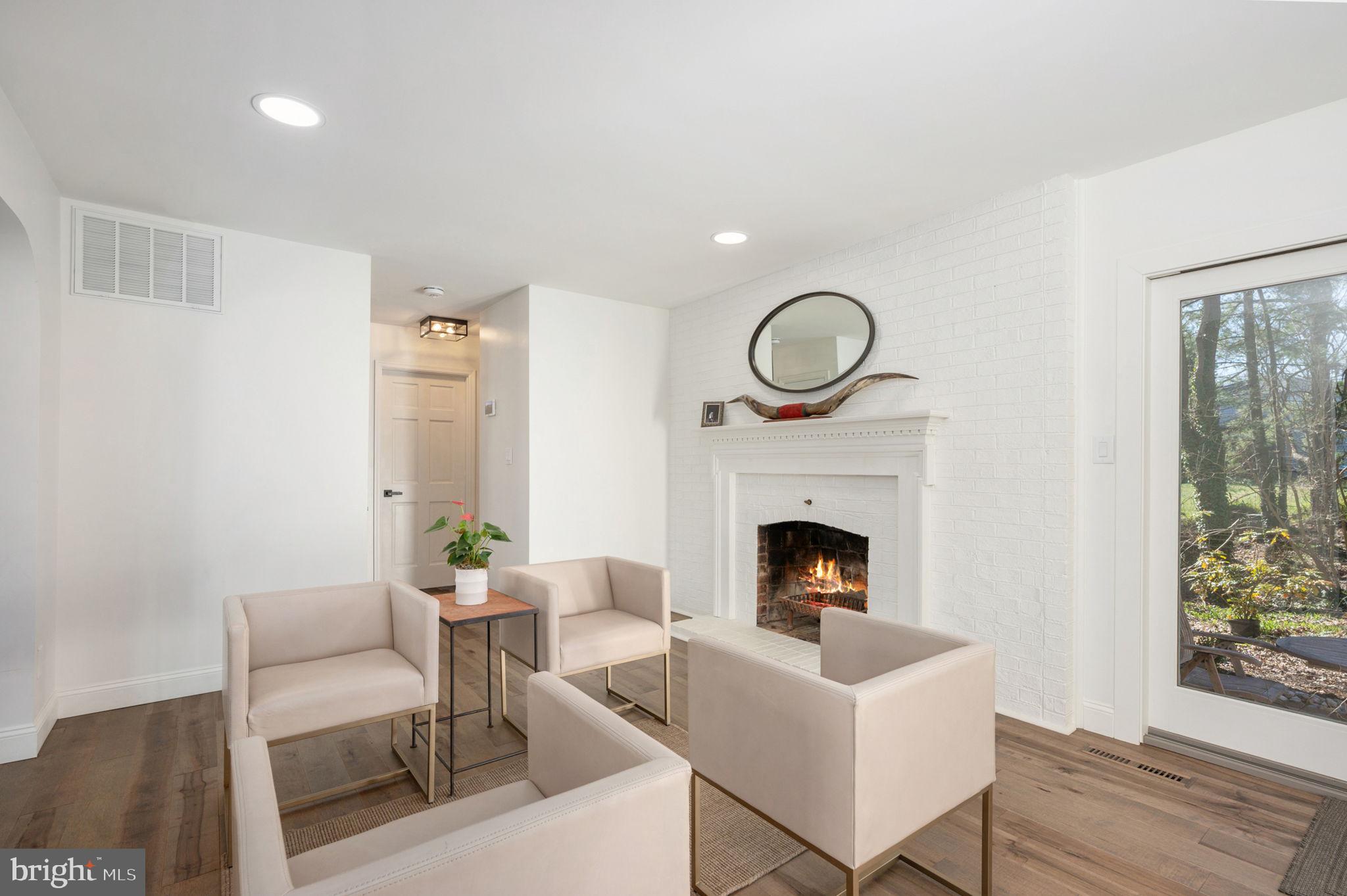 BELMONT HILLS/INGLESIDE - Residential