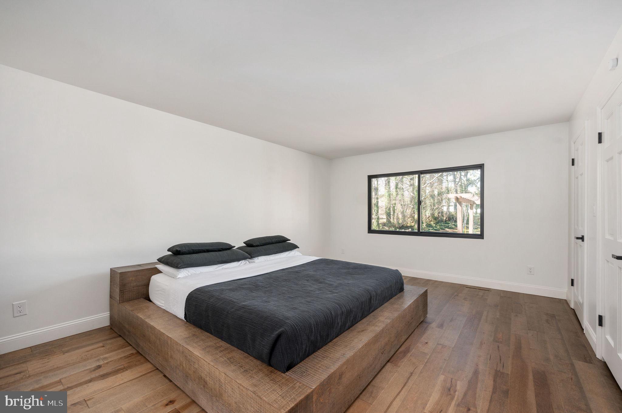 BELMONT HILLS/INGLESIDE - Residential