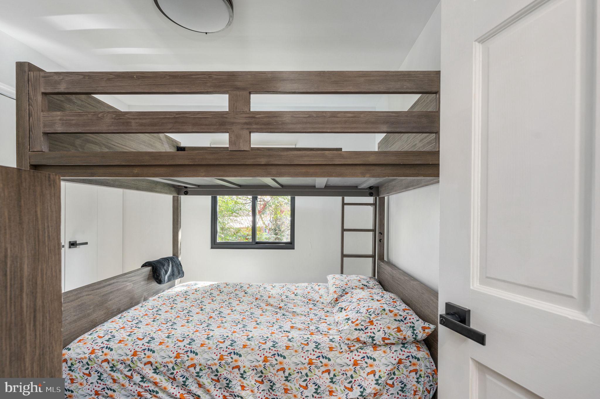 BELMONT HILLS/INGLESIDE - Residential