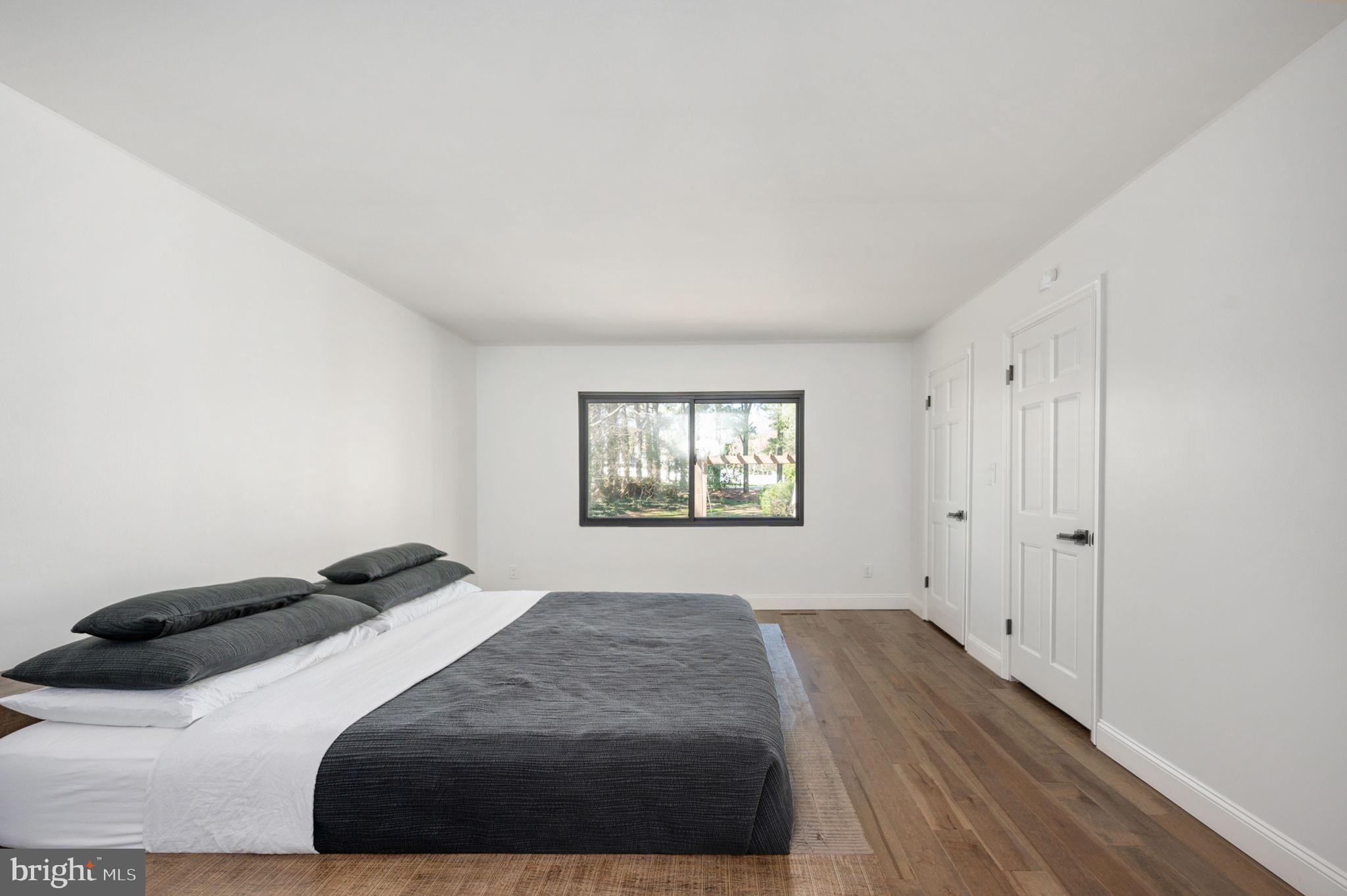 BELMONT HILLS/INGLESIDE - Residential