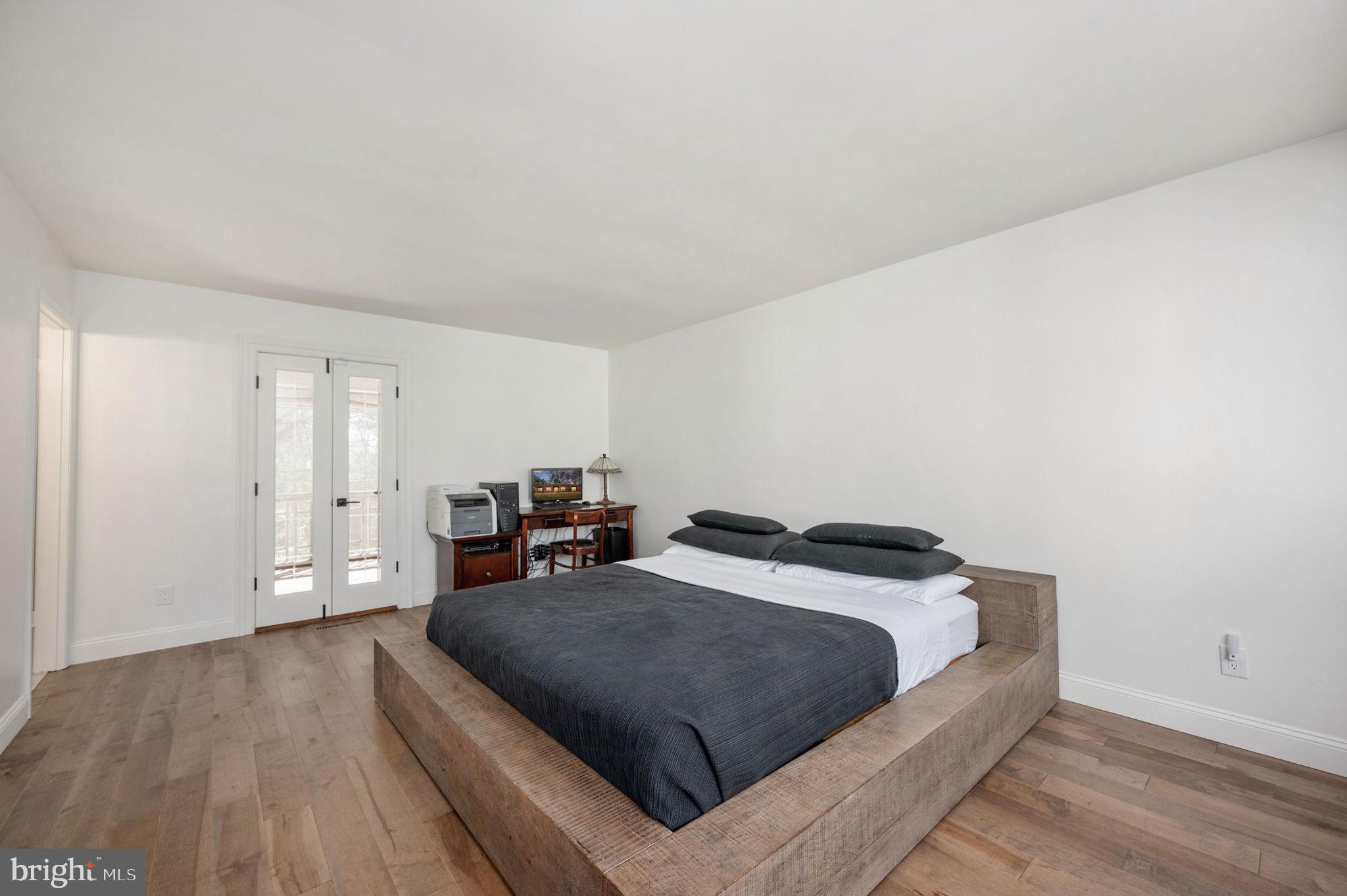 BELMONT HILLS/INGLESIDE - Residential