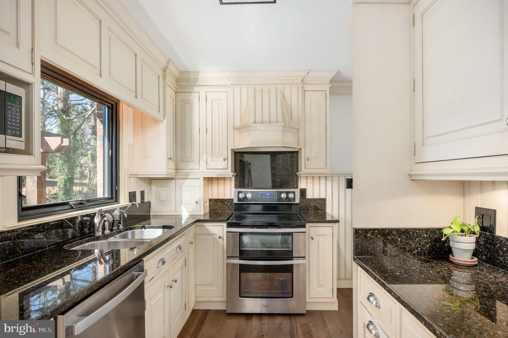 BELMONT HILLS/INGLESIDE - Residential