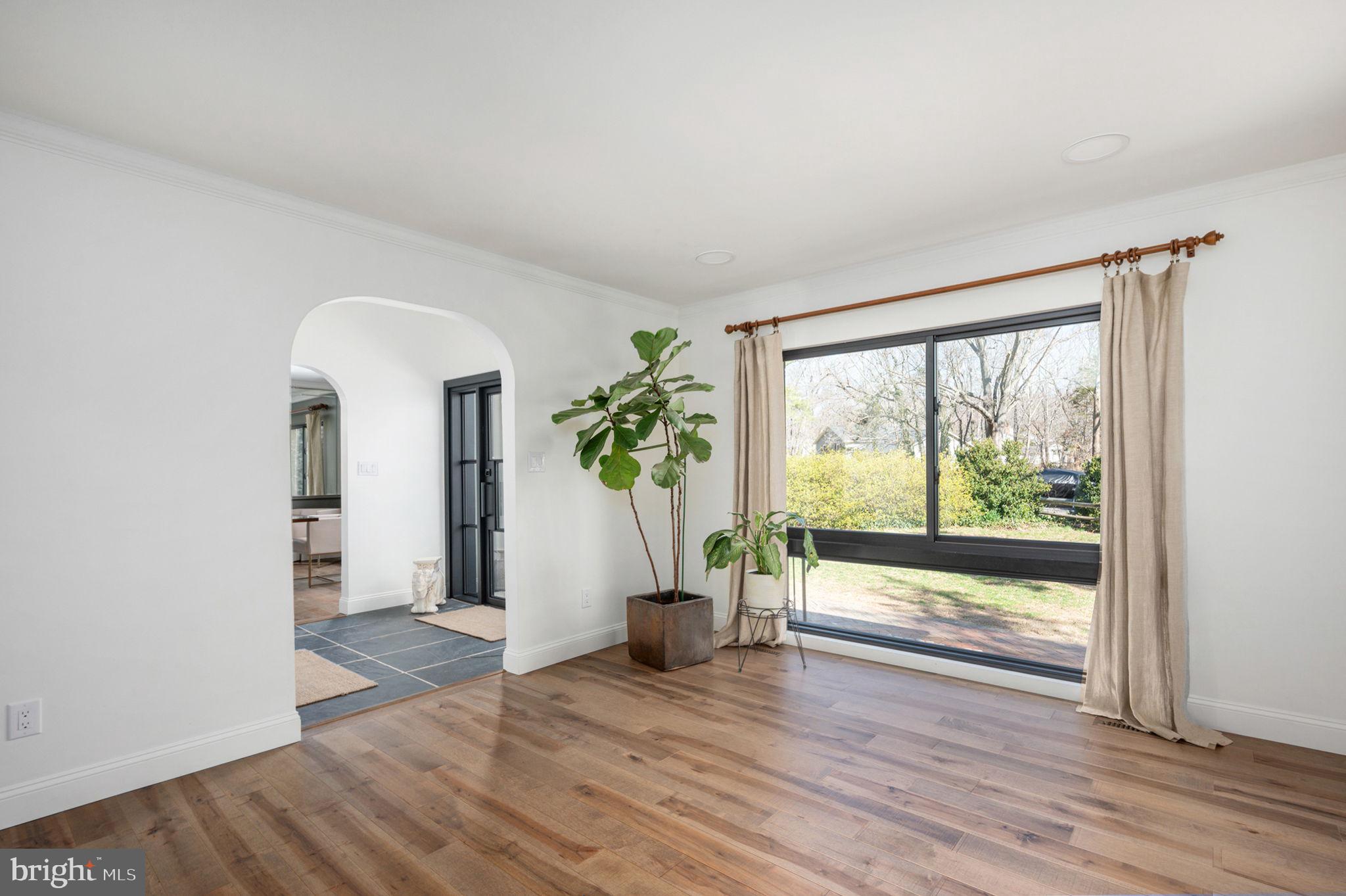 BELMONT HILLS/INGLESIDE - Residential