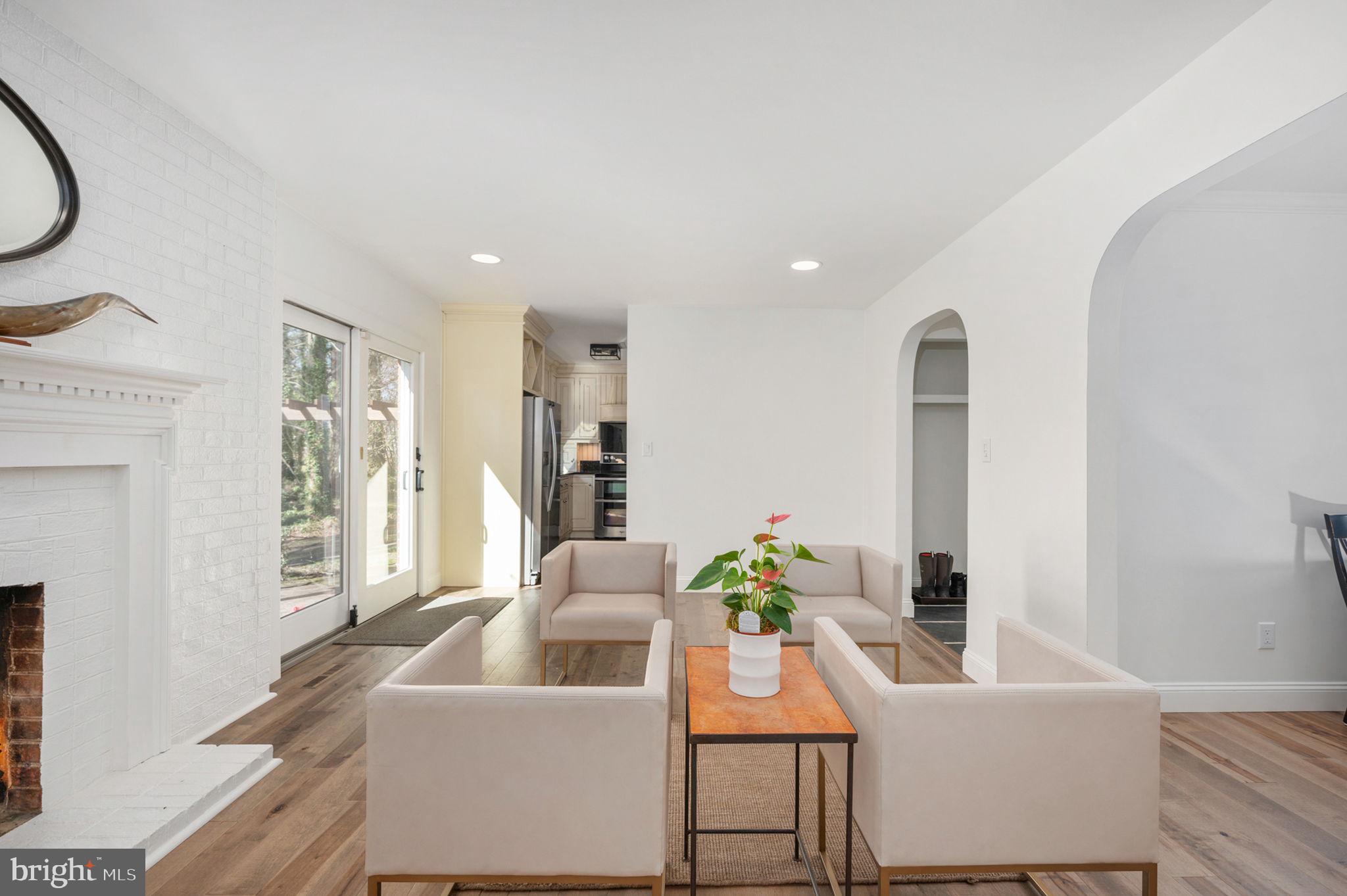 BELMONT HILLS/INGLESIDE - Residential