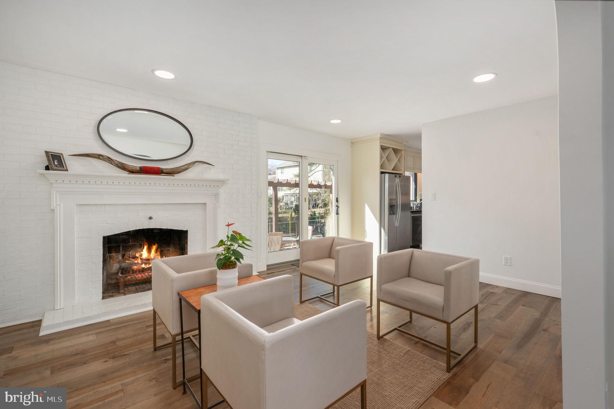 BELMONT HILLS/INGLESIDE - Residential