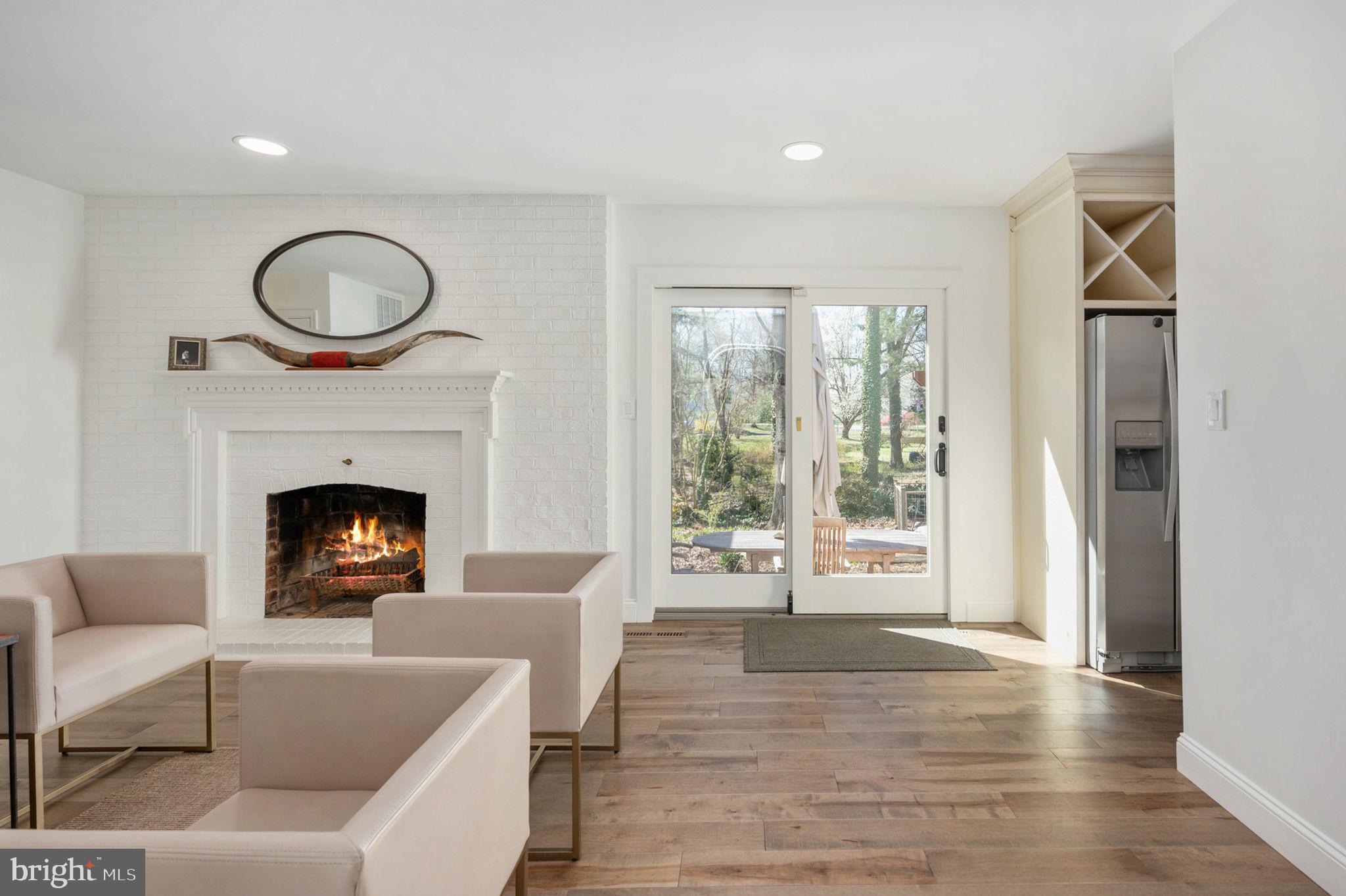 BELMONT HILLS/INGLESIDE - Residential