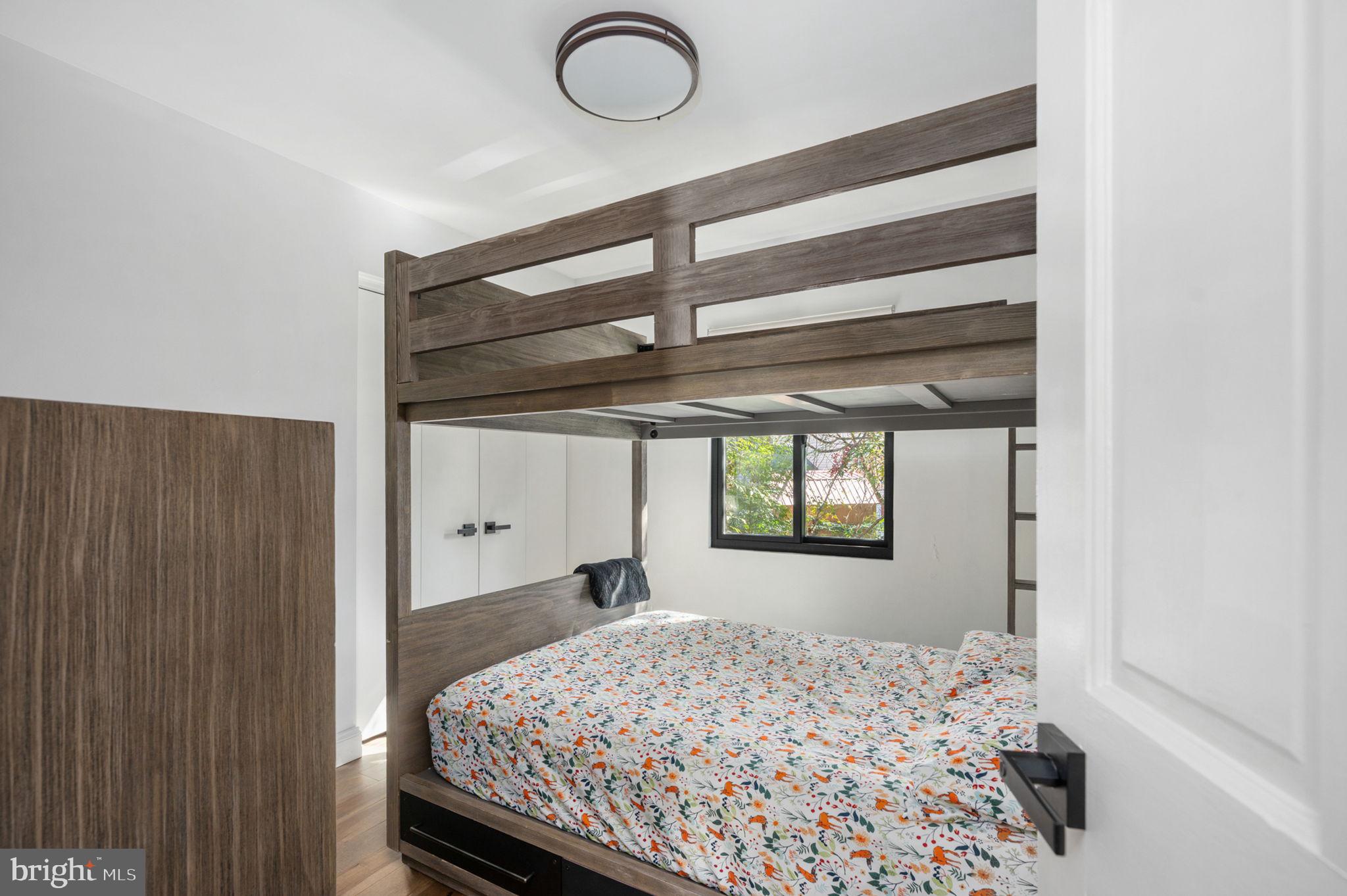 BELMONT HILLS/INGLESIDE - Residential