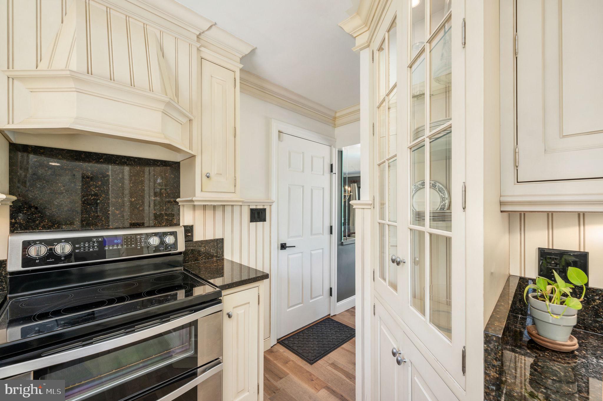 BELMONT HILLS/INGLESIDE - Residential