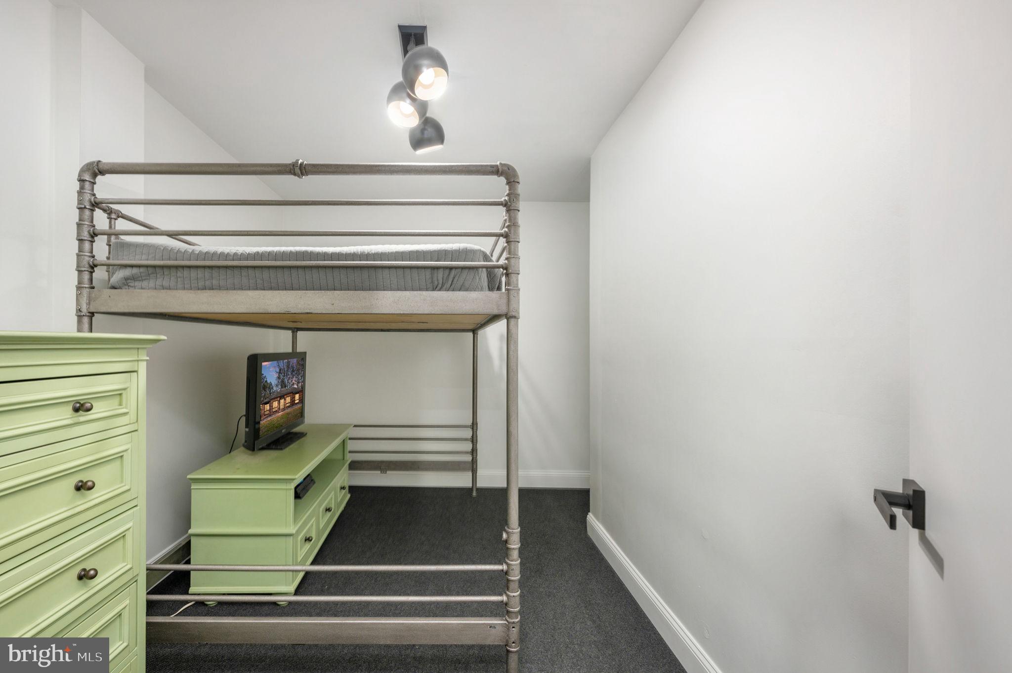 BELMONT HILLS/INGLESIDE - Residential