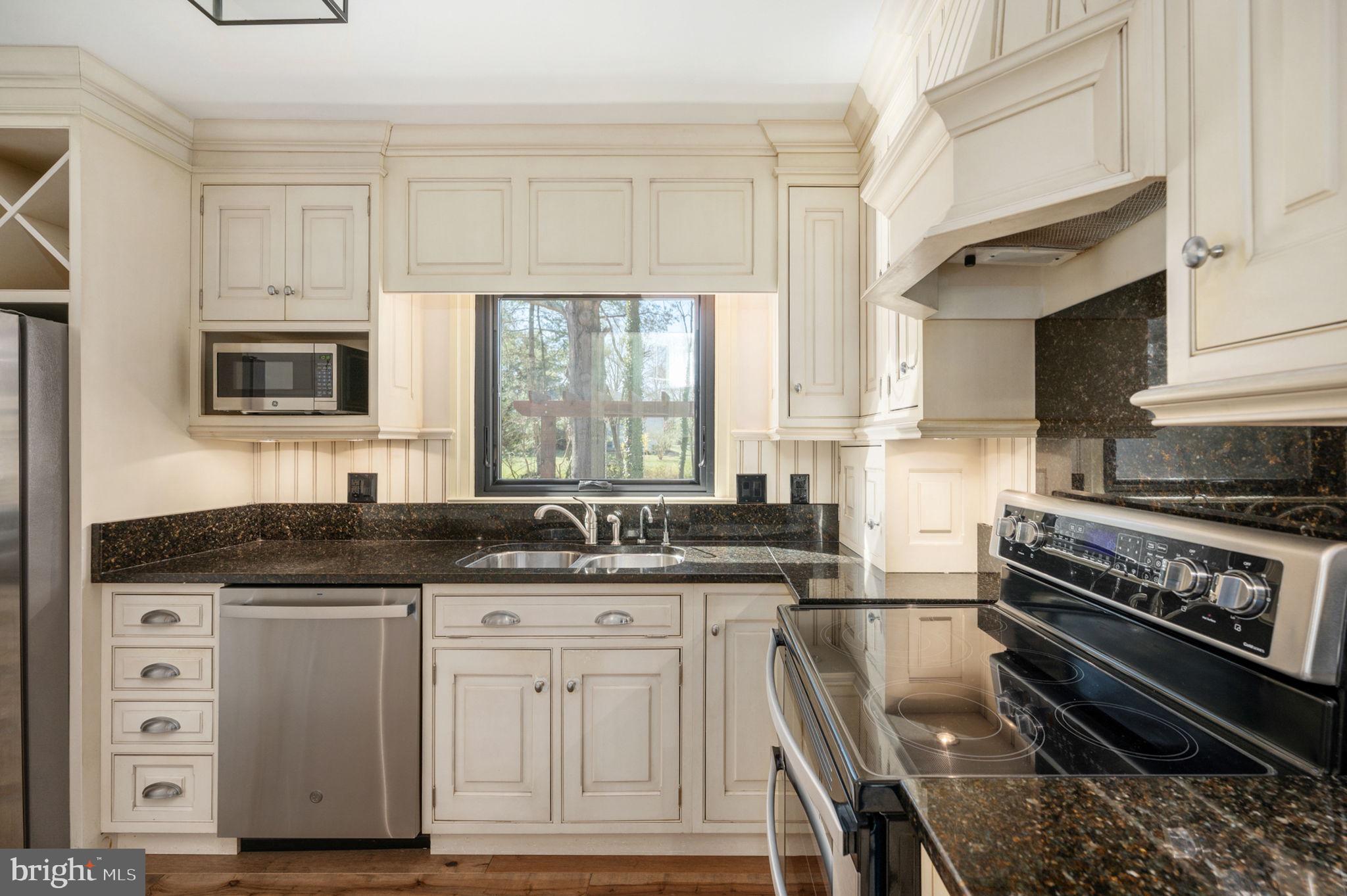 BELMONT HILLS/INGLESIDE - Residential