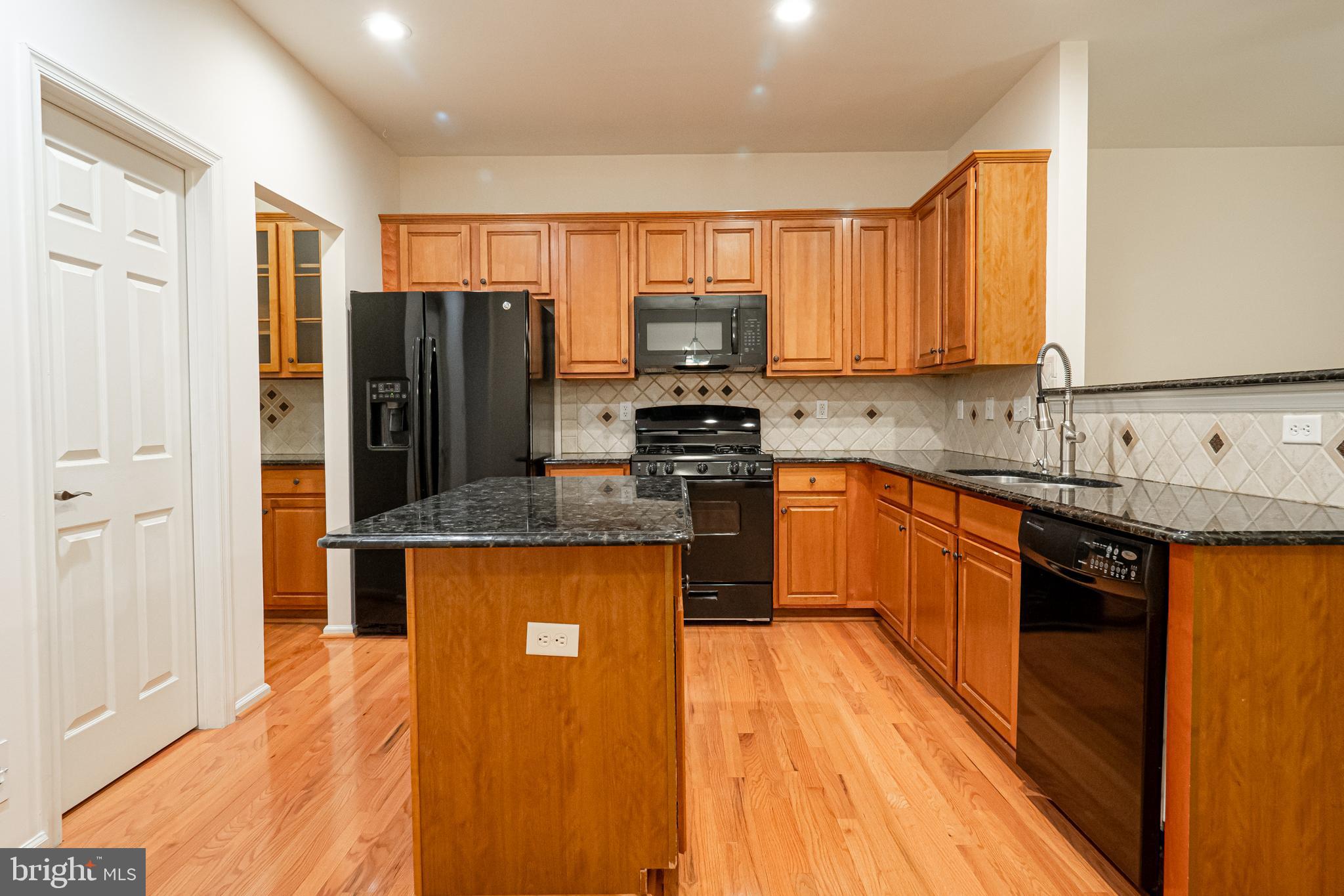 CHARLESTOWN OAKS - Residential