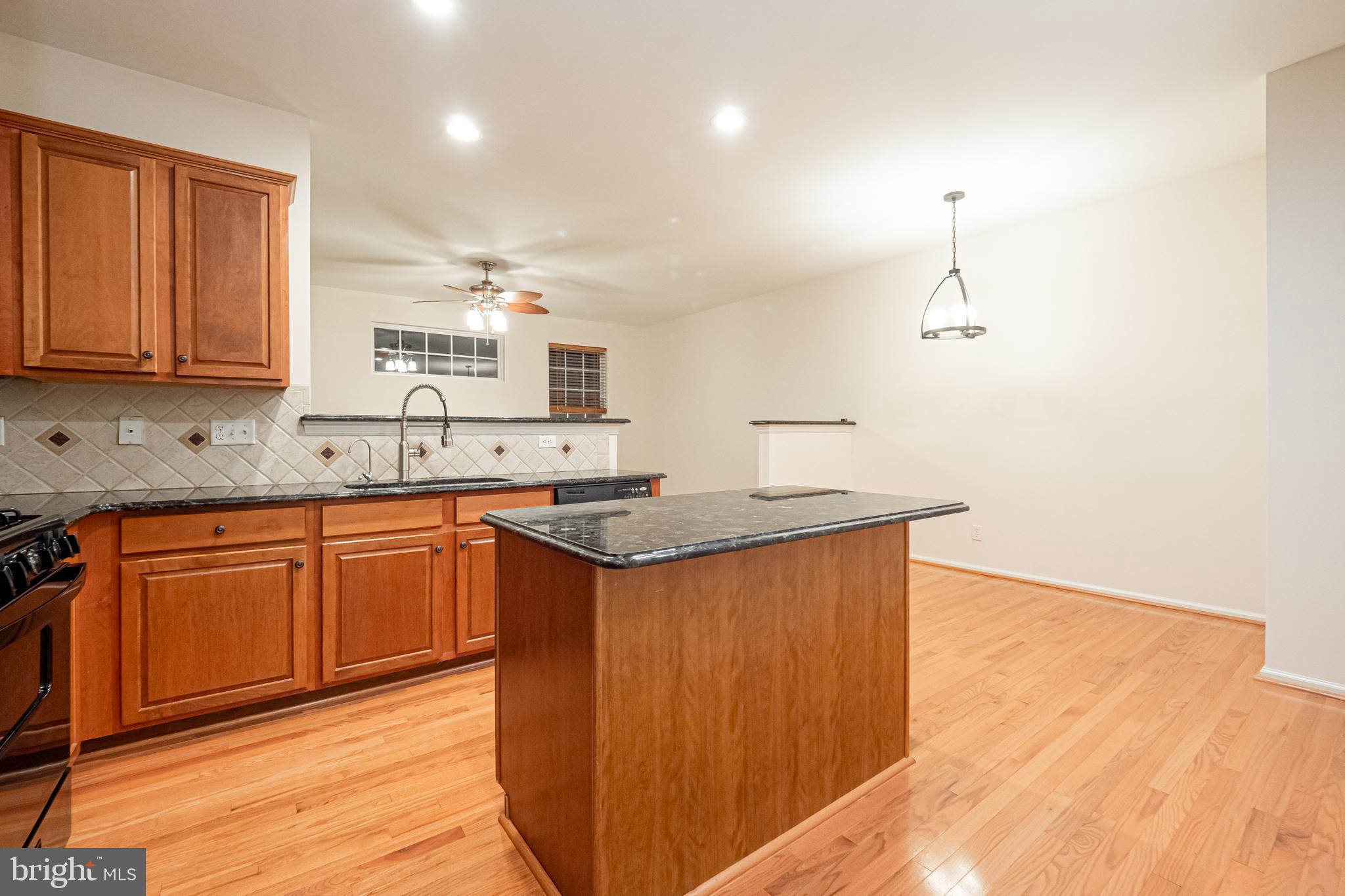 CHARLESTOWN OAKS - Residential