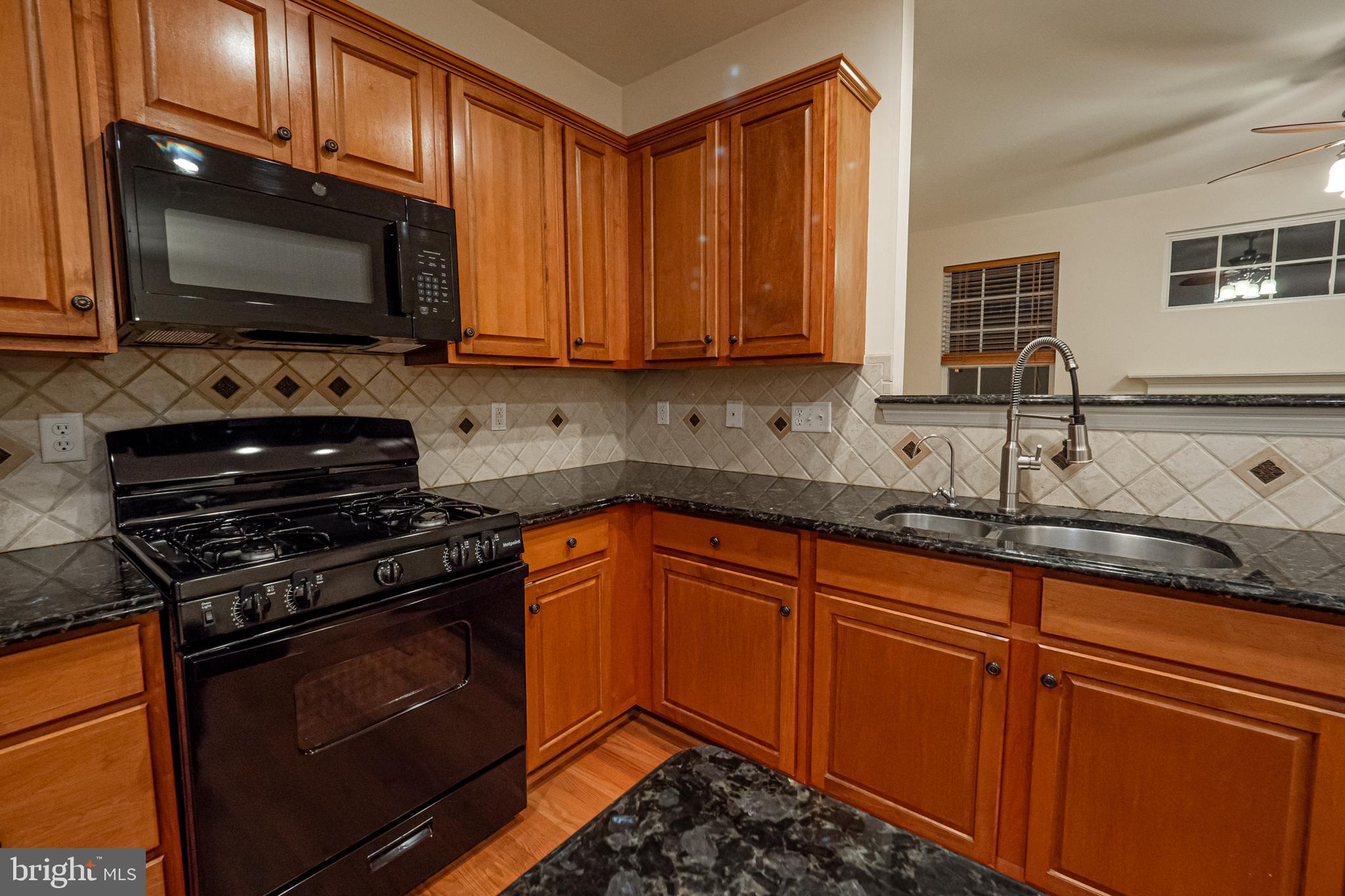 CHARLESTOWN OAKS - Residential