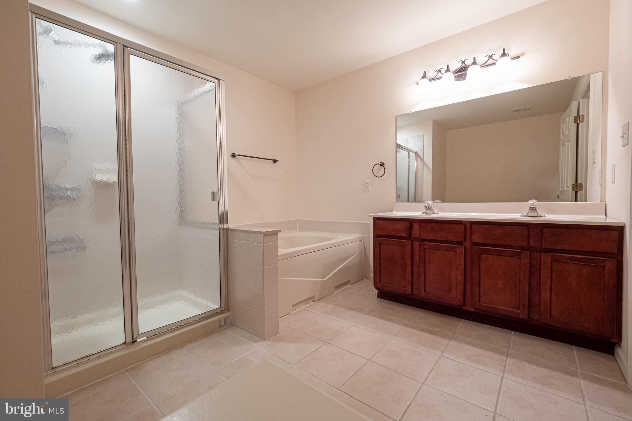 CHARLESTOWN OAKS - Residential
