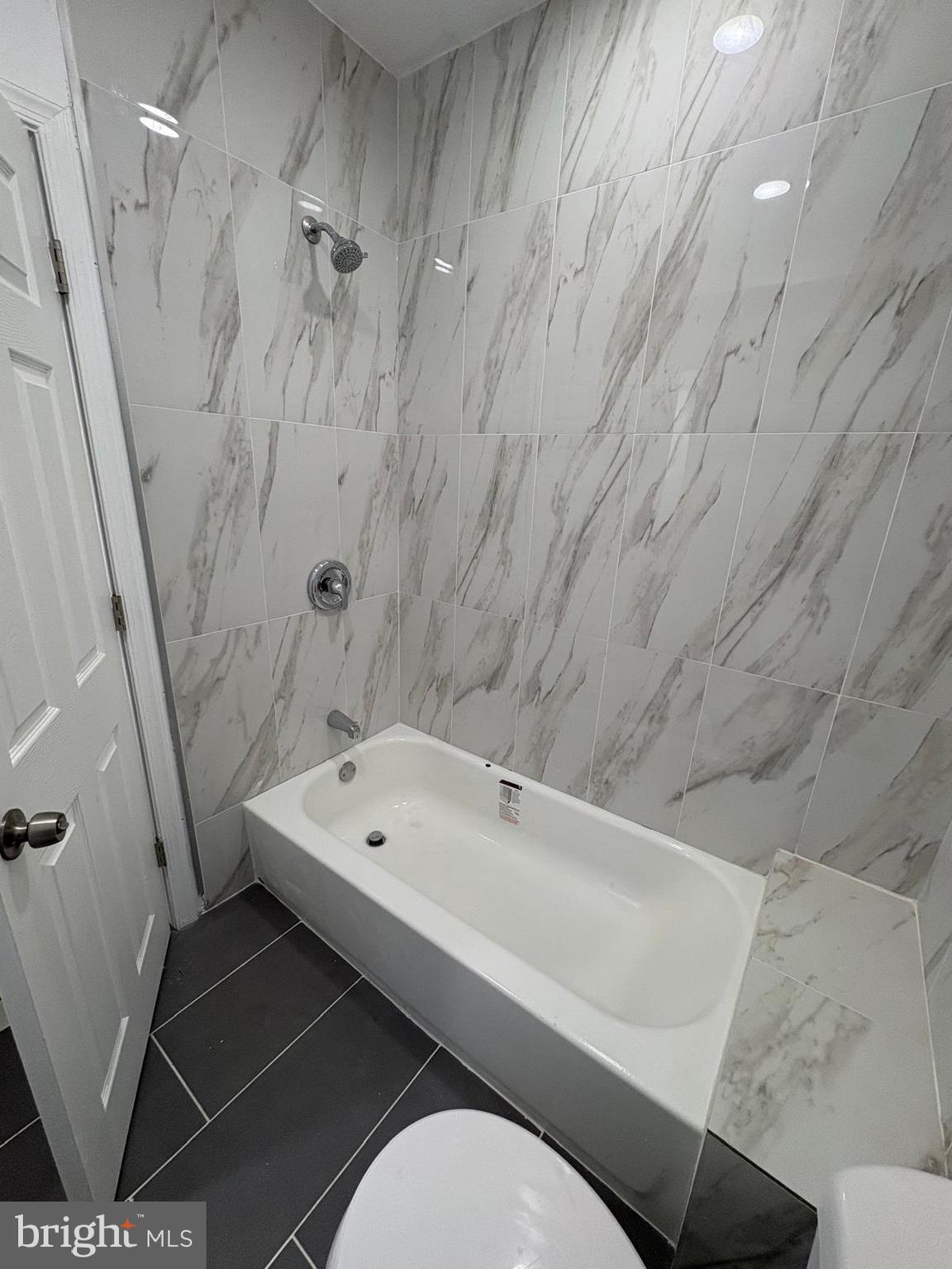 FRANKFORD - Residential Lease