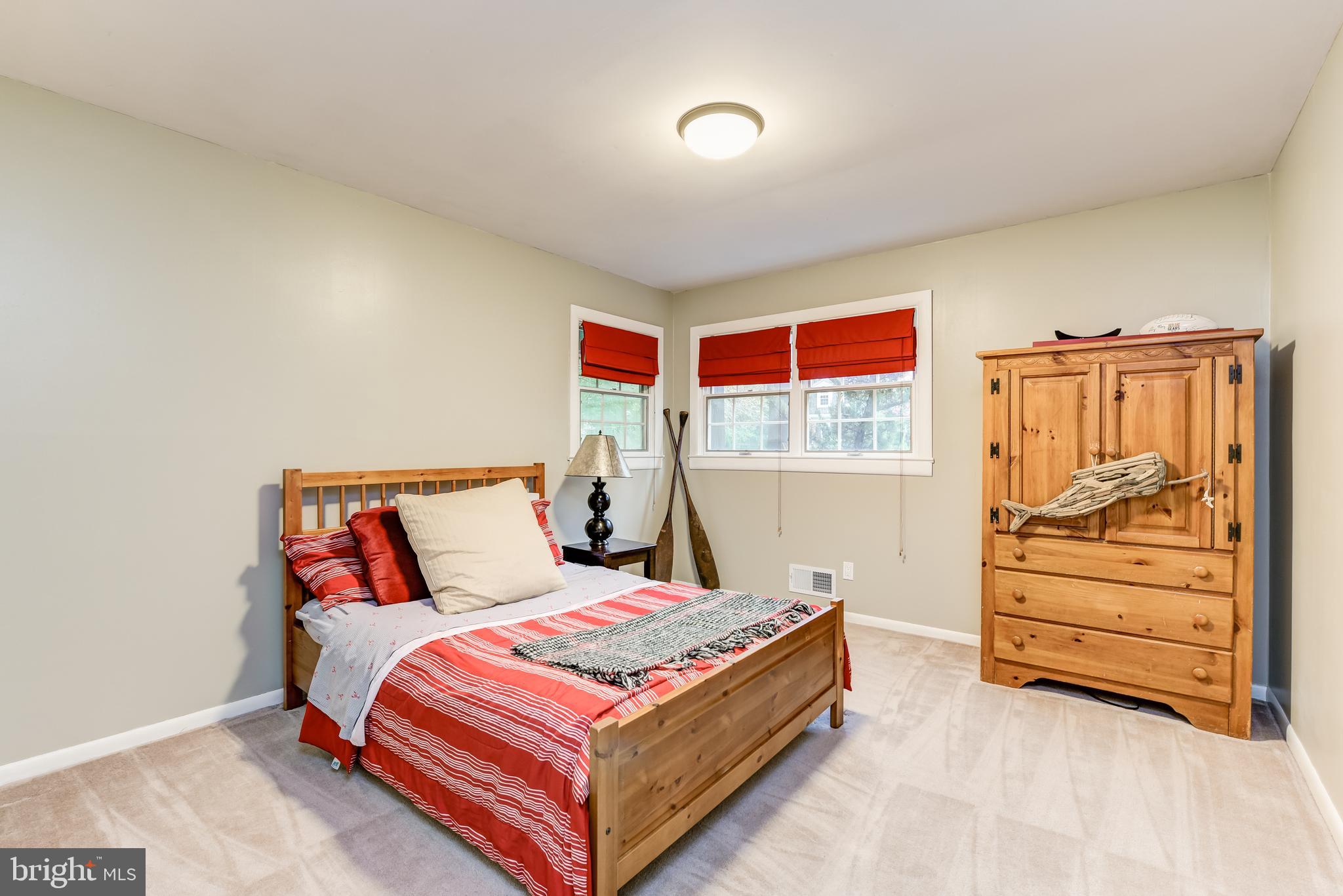 ANNAPOLIS ROADS - Residential