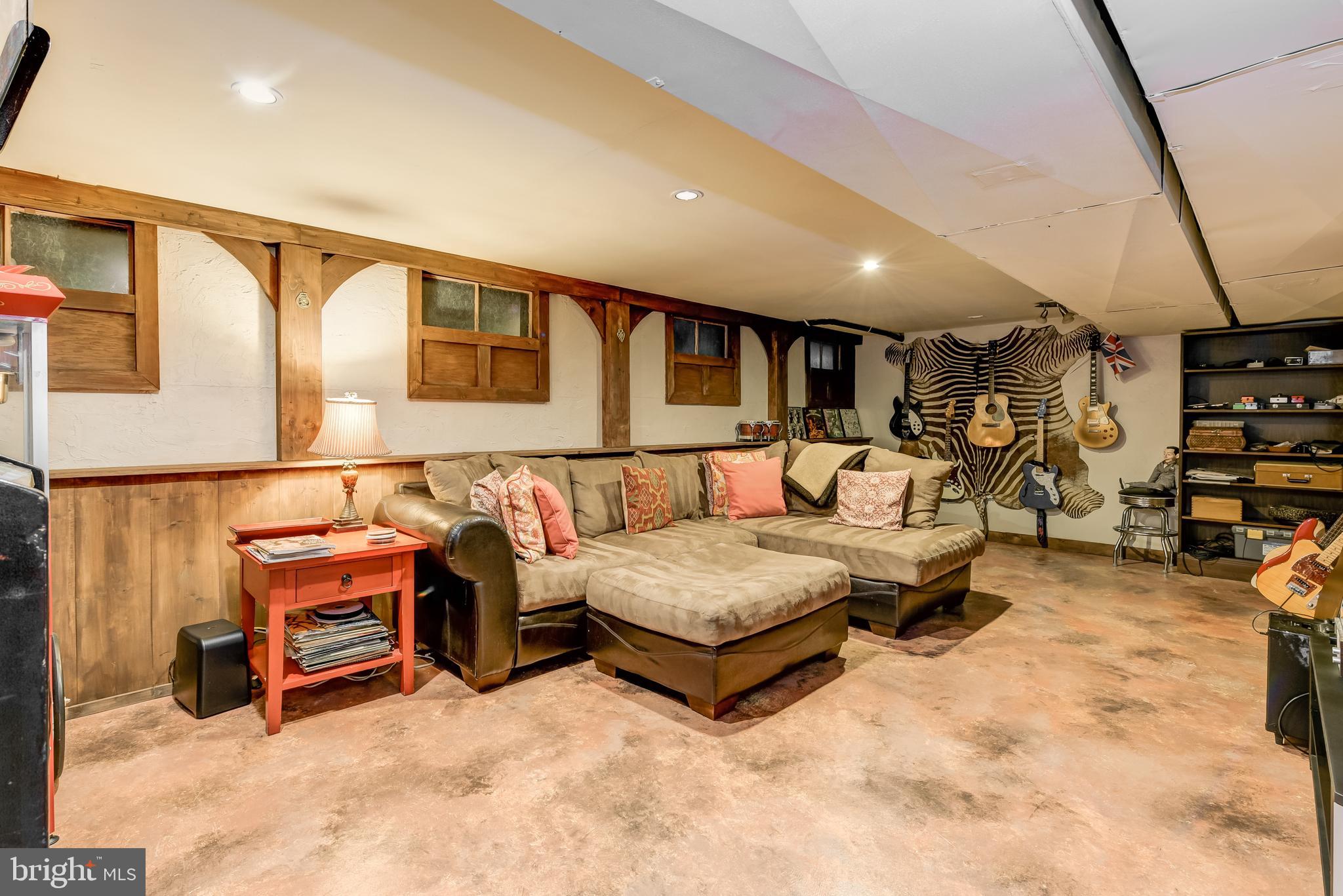 ANNAPOLIS ROADS - Residential