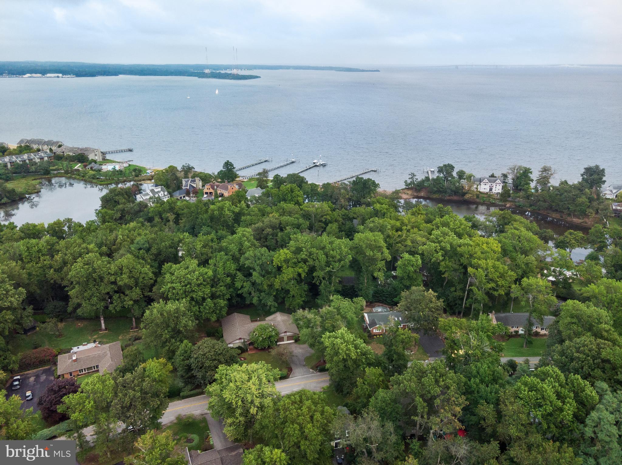 ANNAPOLIS ROADS - Residential