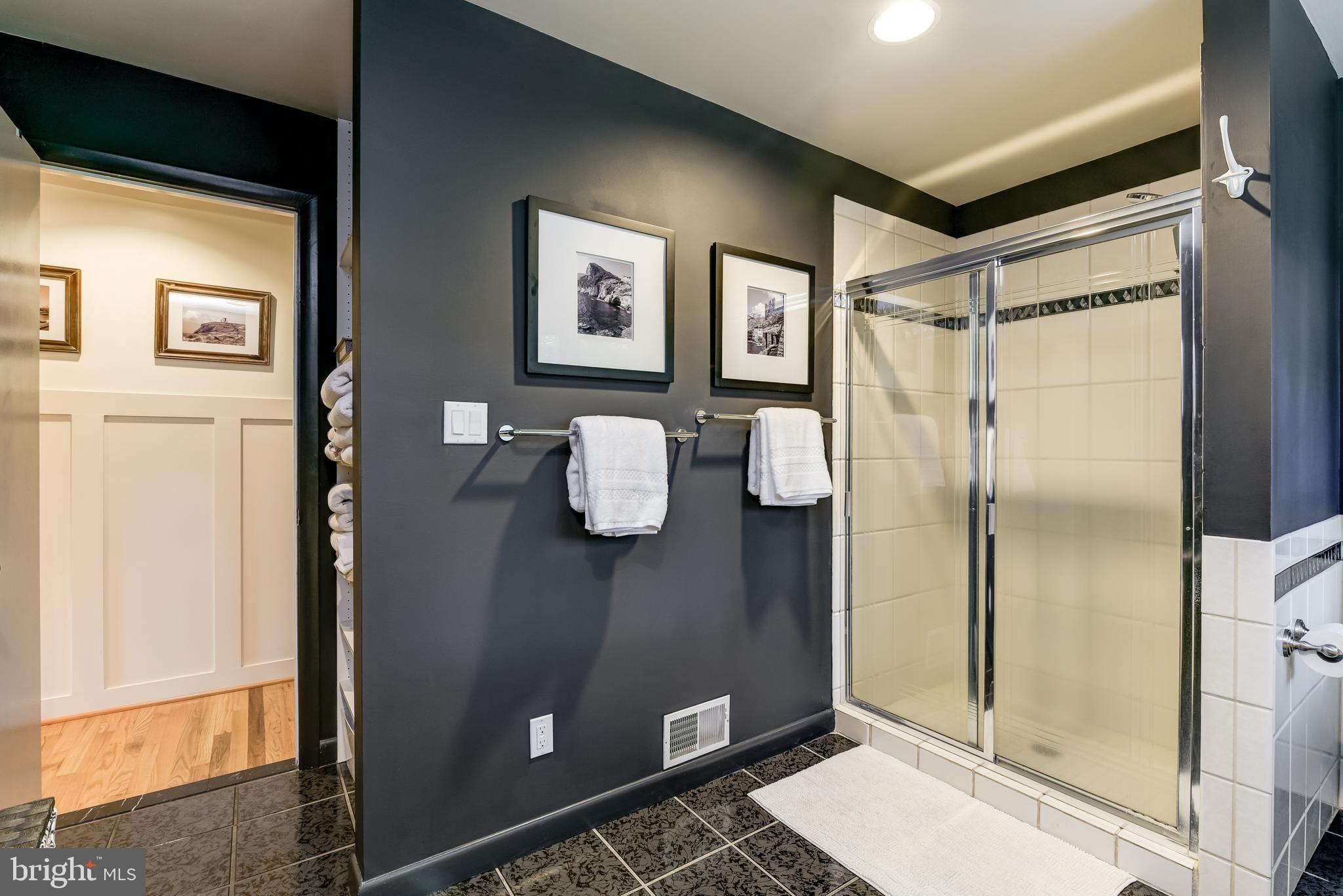 ANNAPOLIS ROADS - Residential